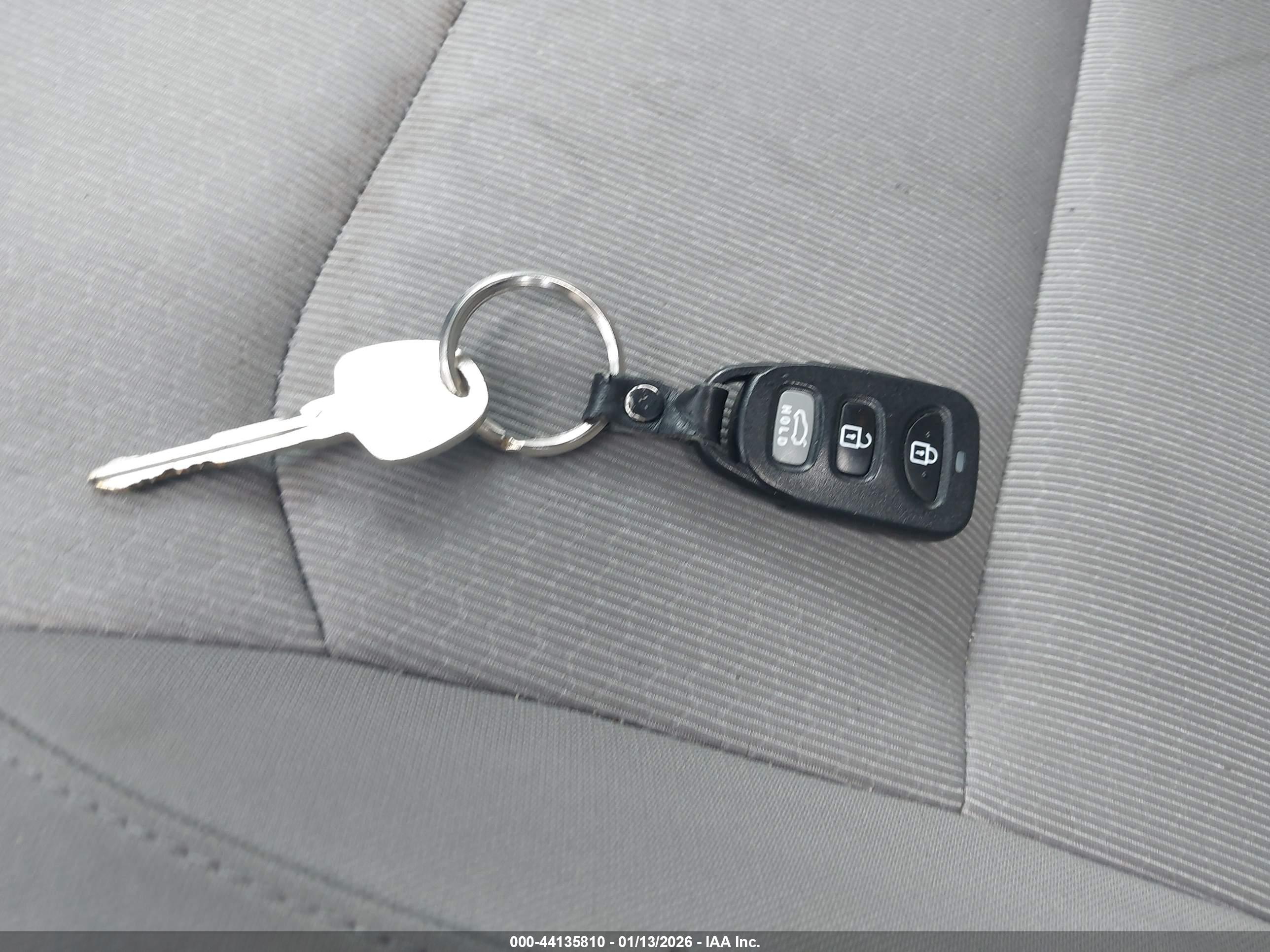 HYUNDAI ELANTRA image 11