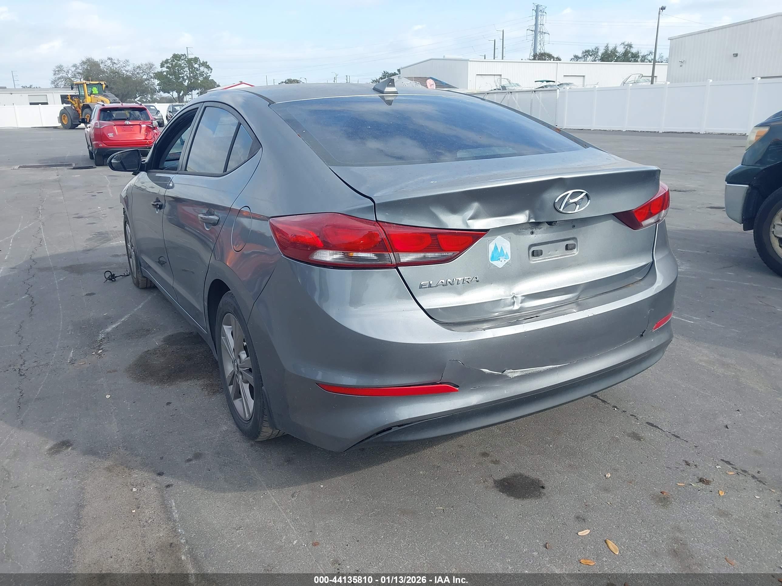 HYUNDAI ELANTRA image 3