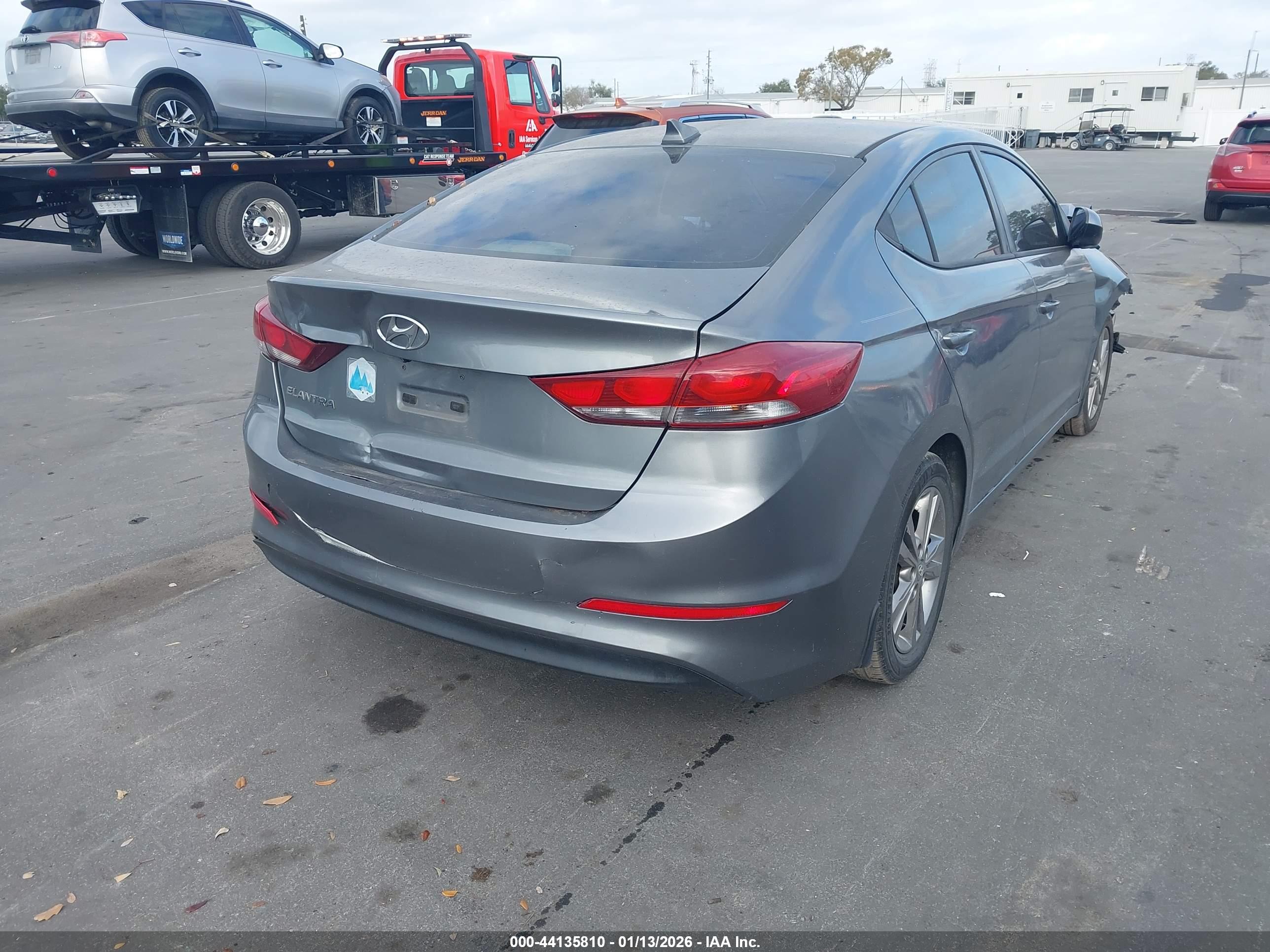 HYUNDAI ELANTRA image 4