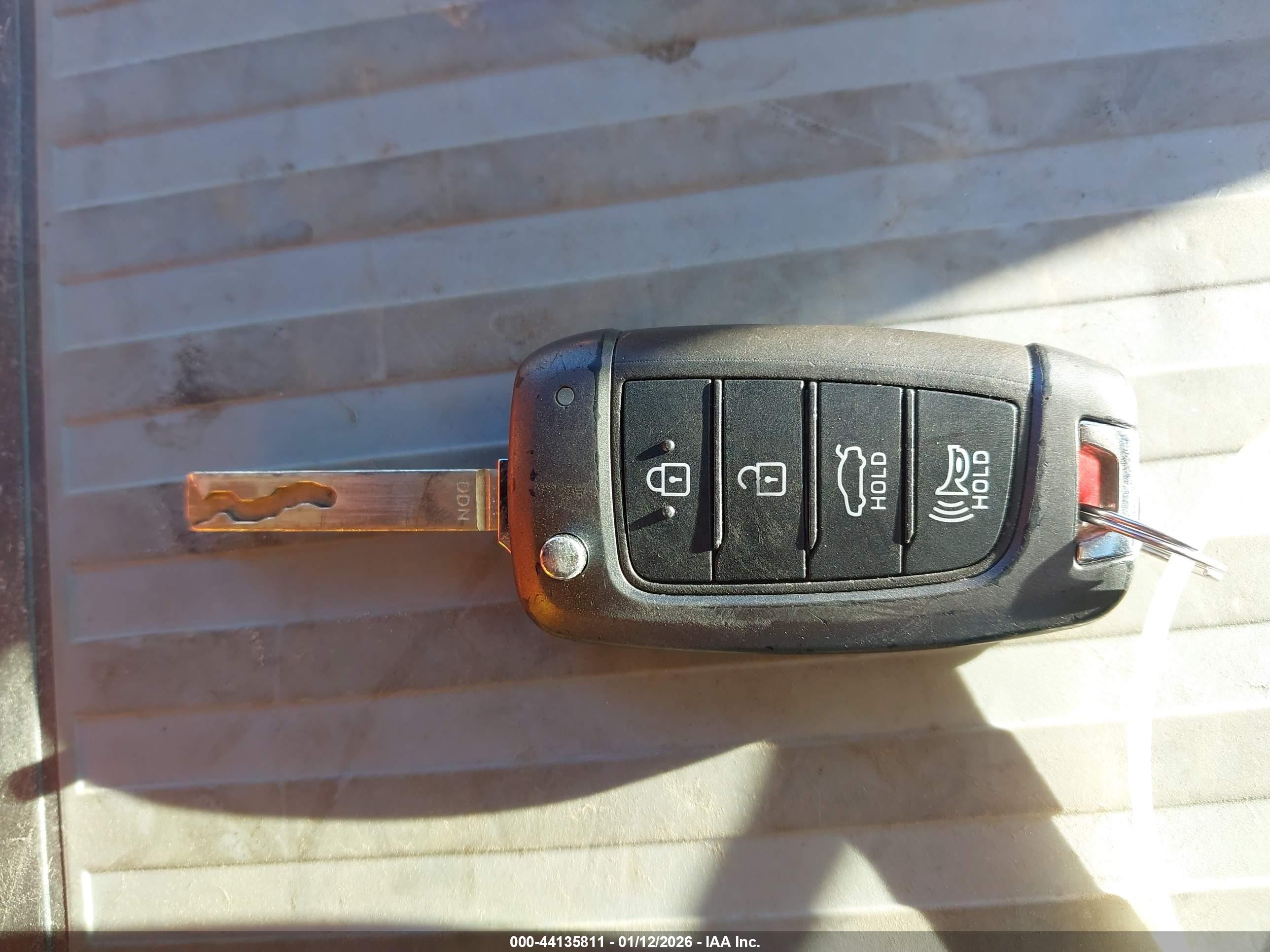 HYUNDAI SONATA image 11