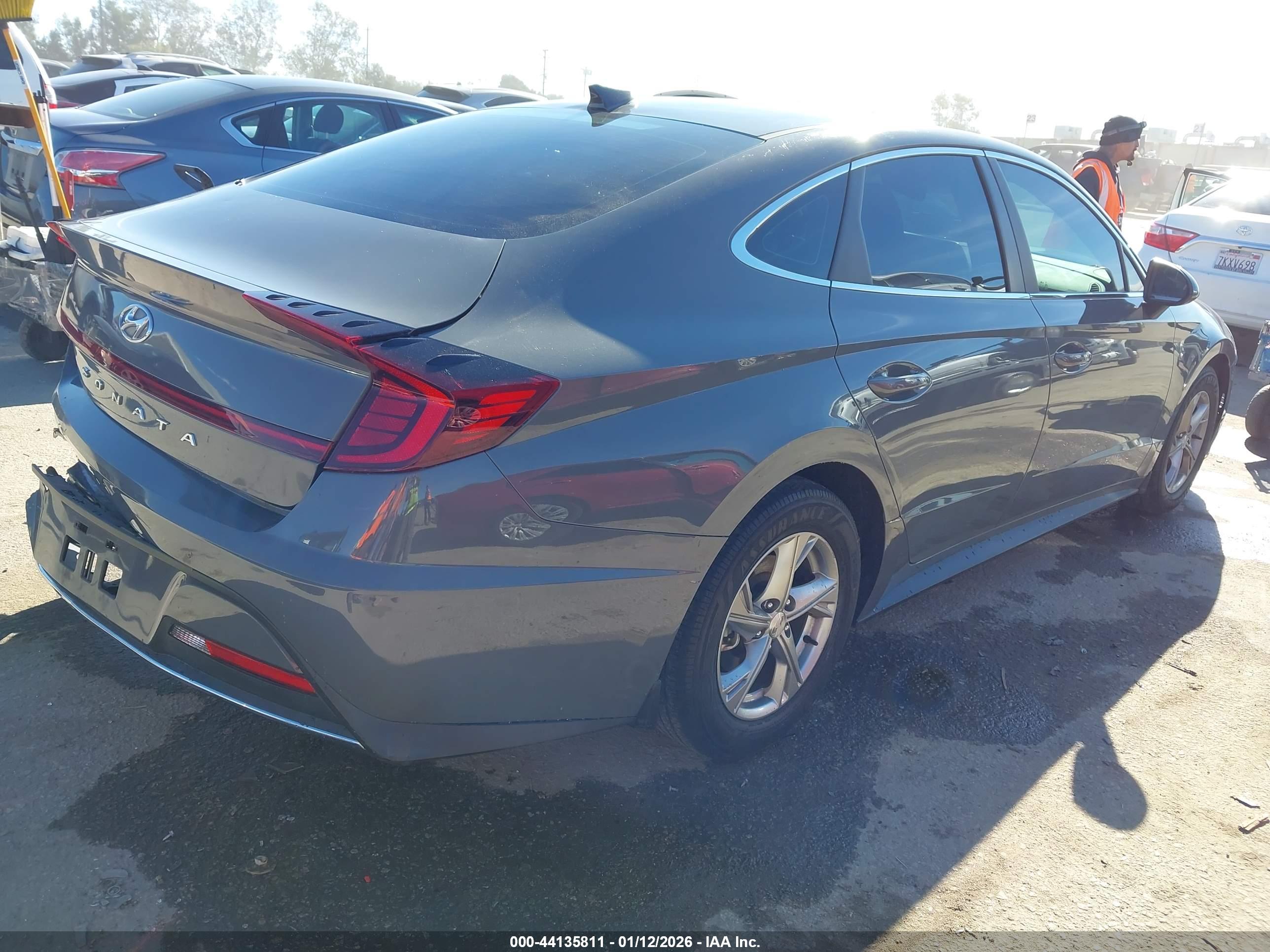 HYUNDAI SONATA image 4