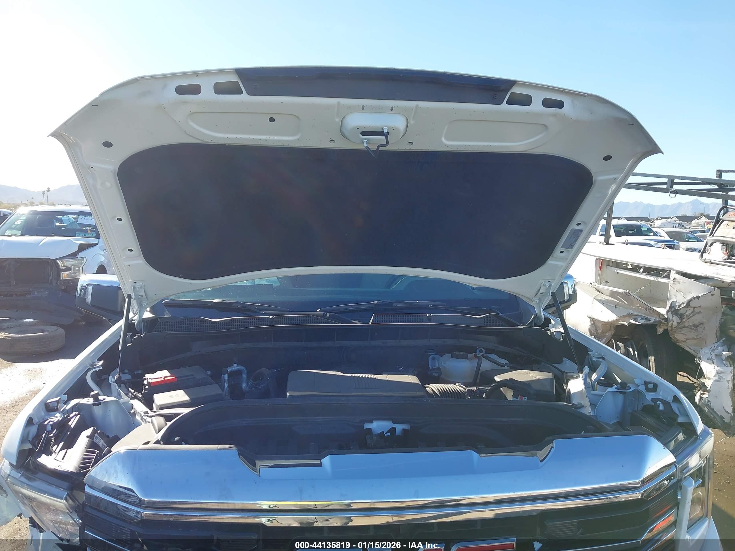 GMC SIERRA image 10