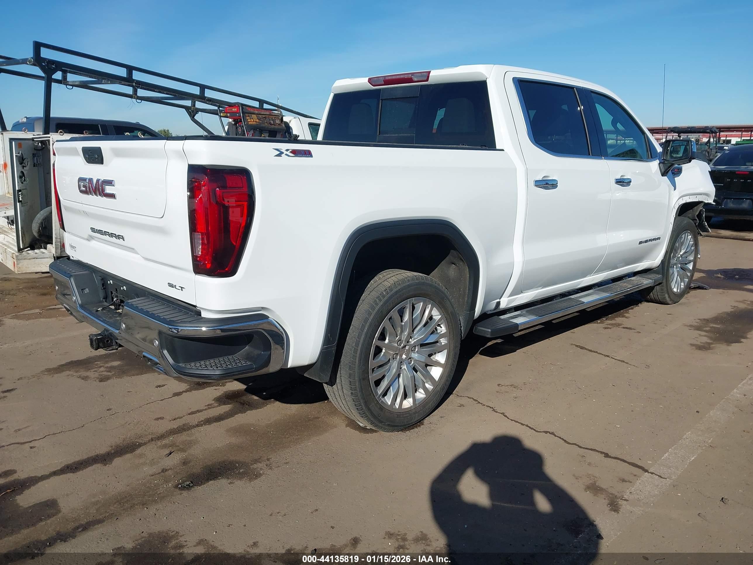 GMC SIERRA image 4