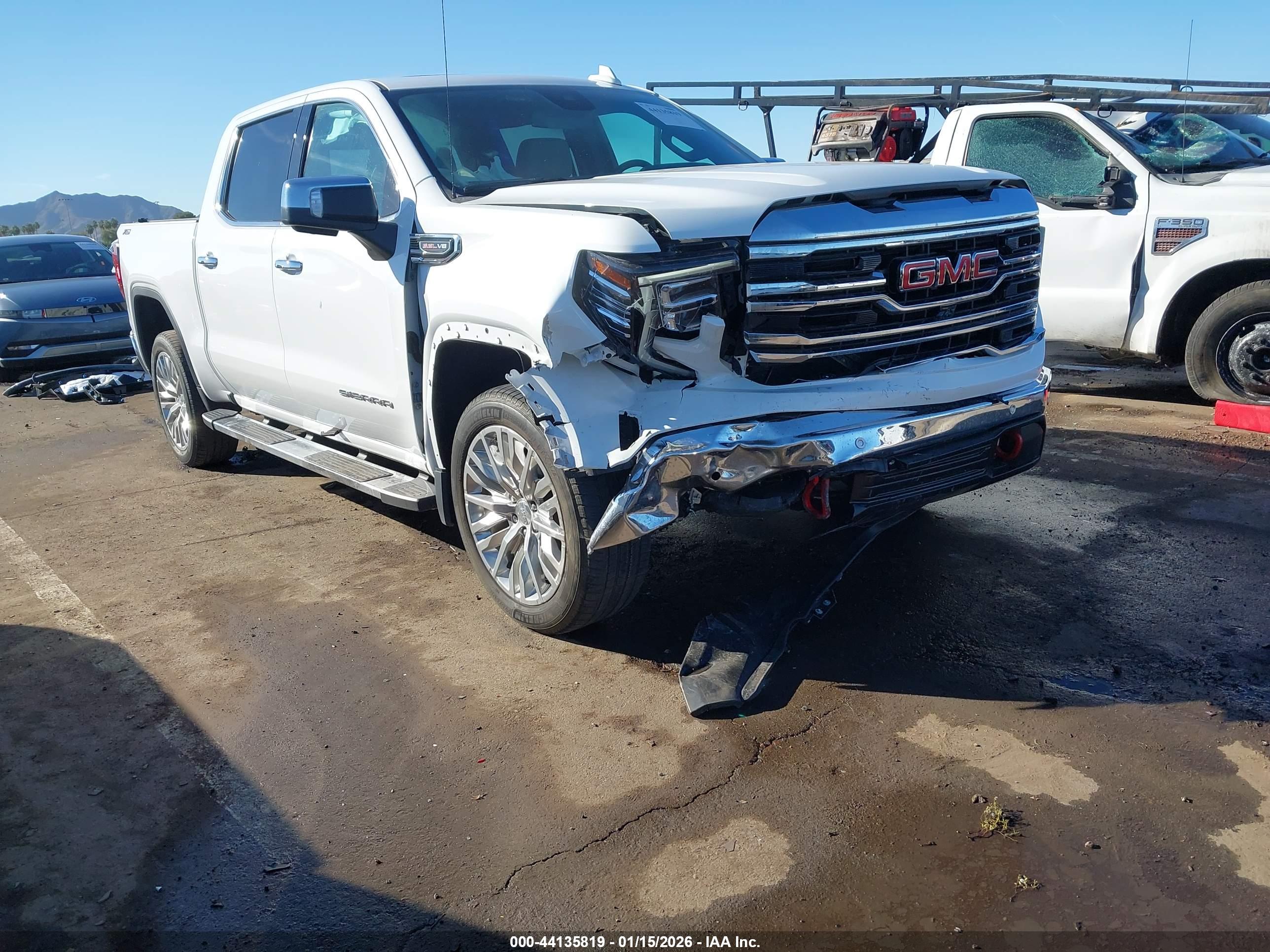 GMC SIERRA image 6