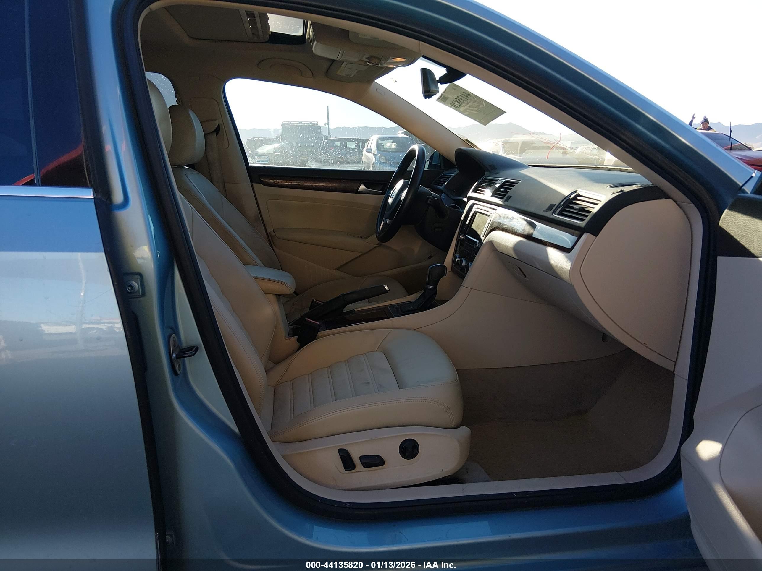 VOLKSWAGEN PASSAT image 5