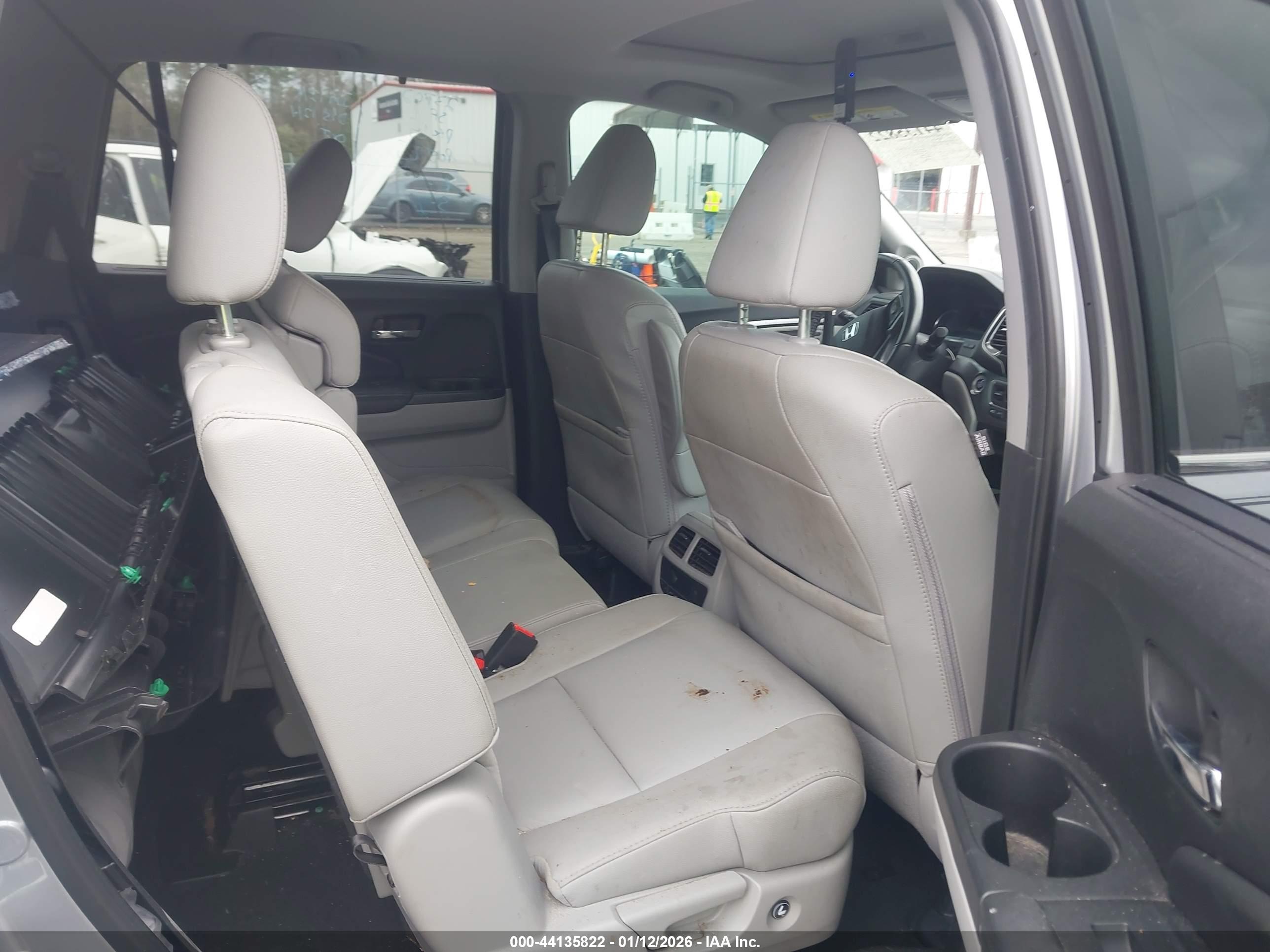 HONDA PILOT image 8
