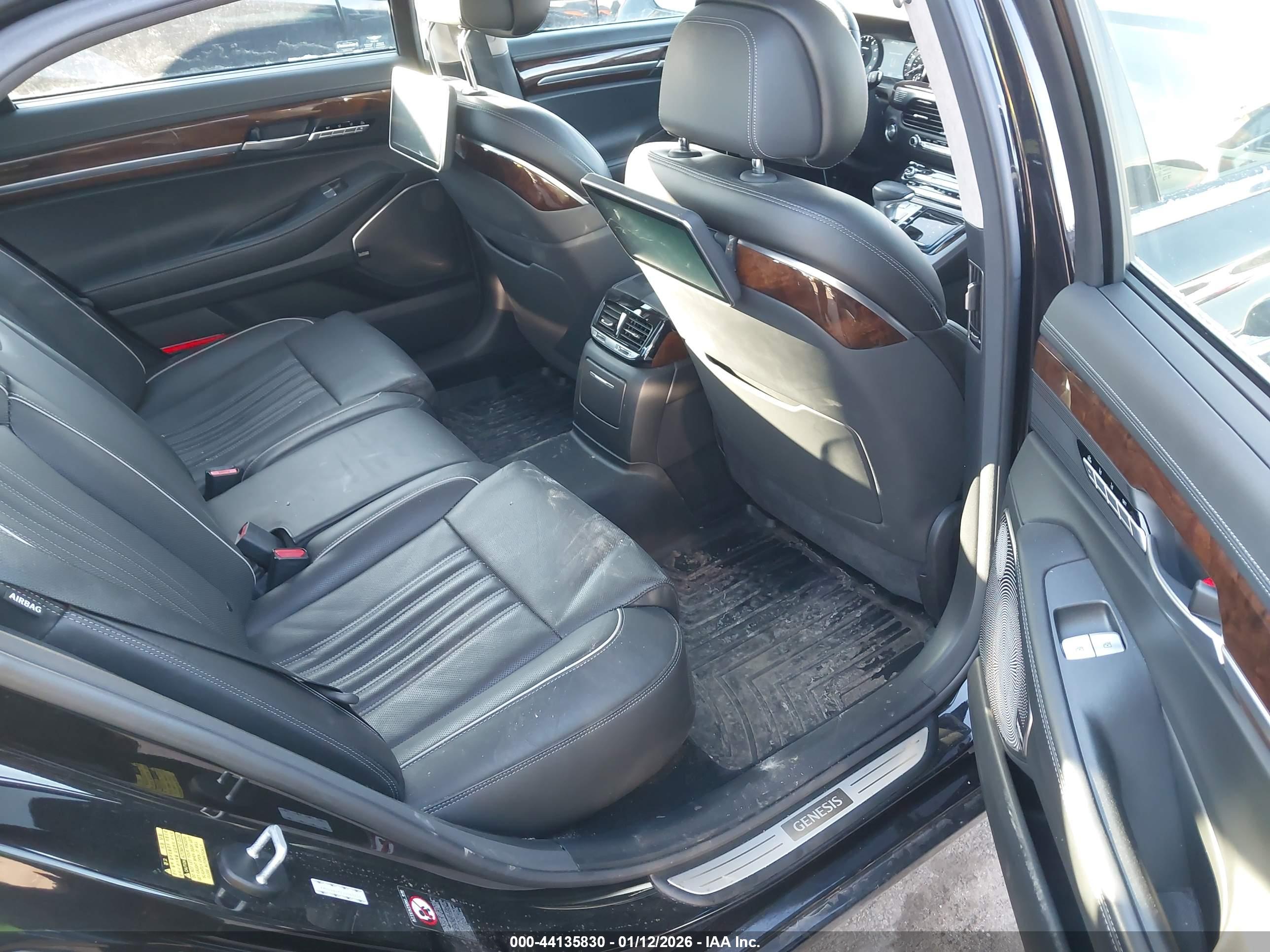 GENESIS G90 image 8