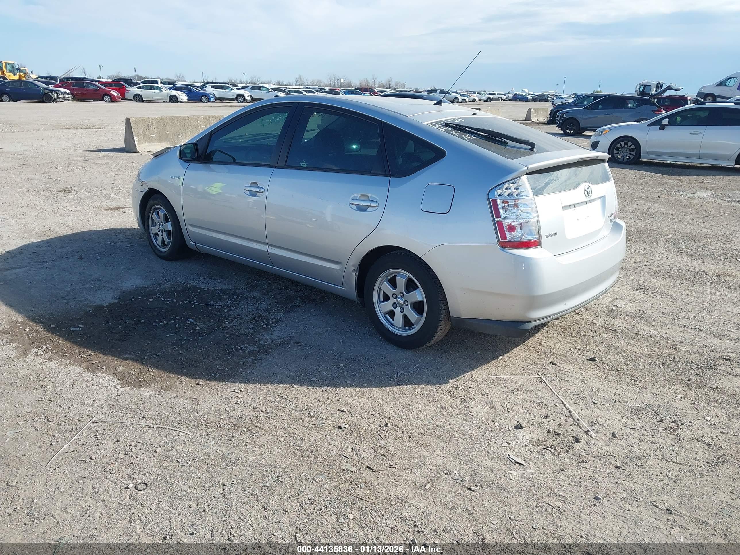 TOYOTA PRIUS image 3