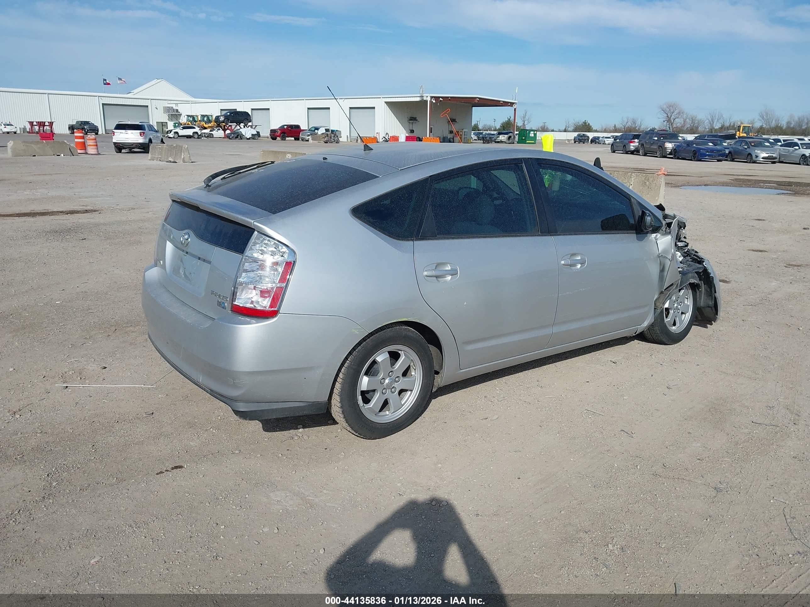 TOYOTA PRIUS image 4