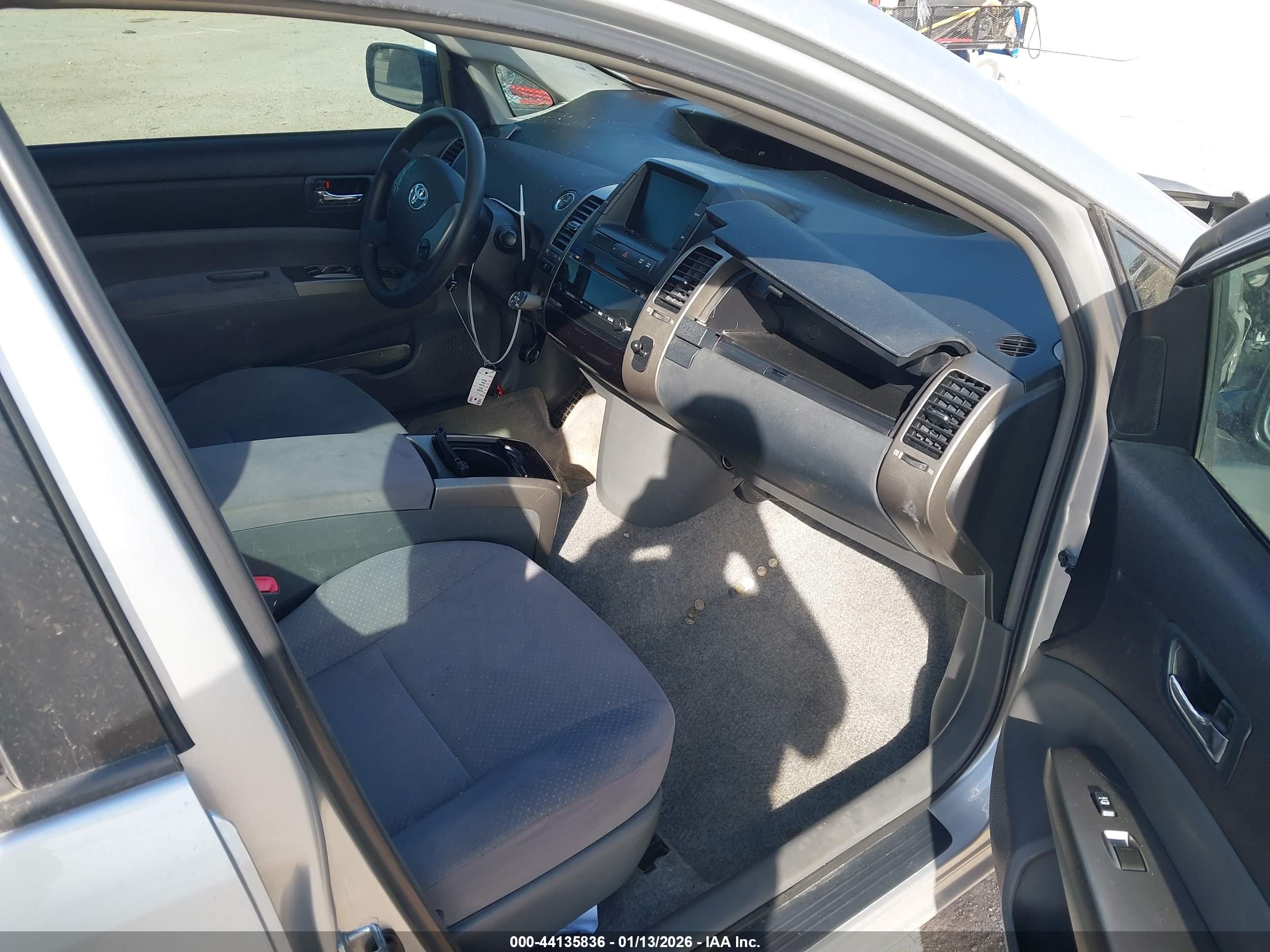 TOYOTA PRIUS image 5