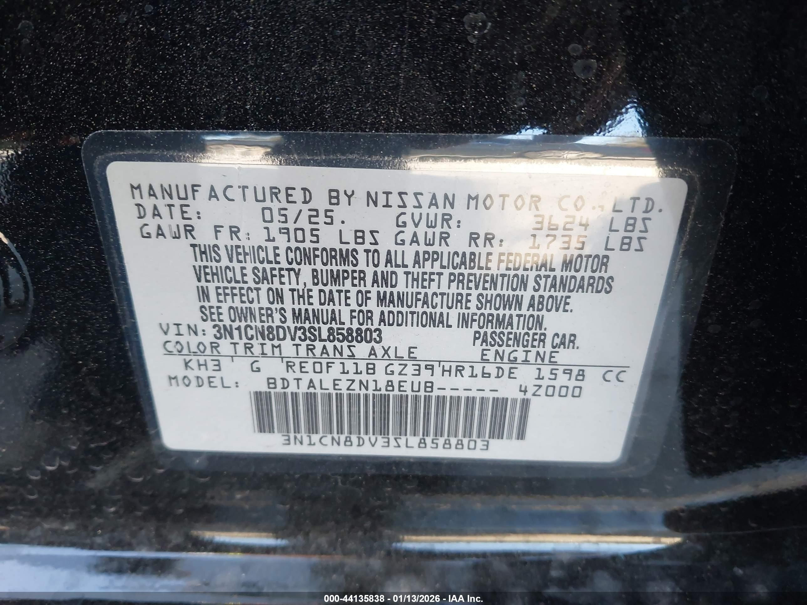 NISSAN VERSA image 9