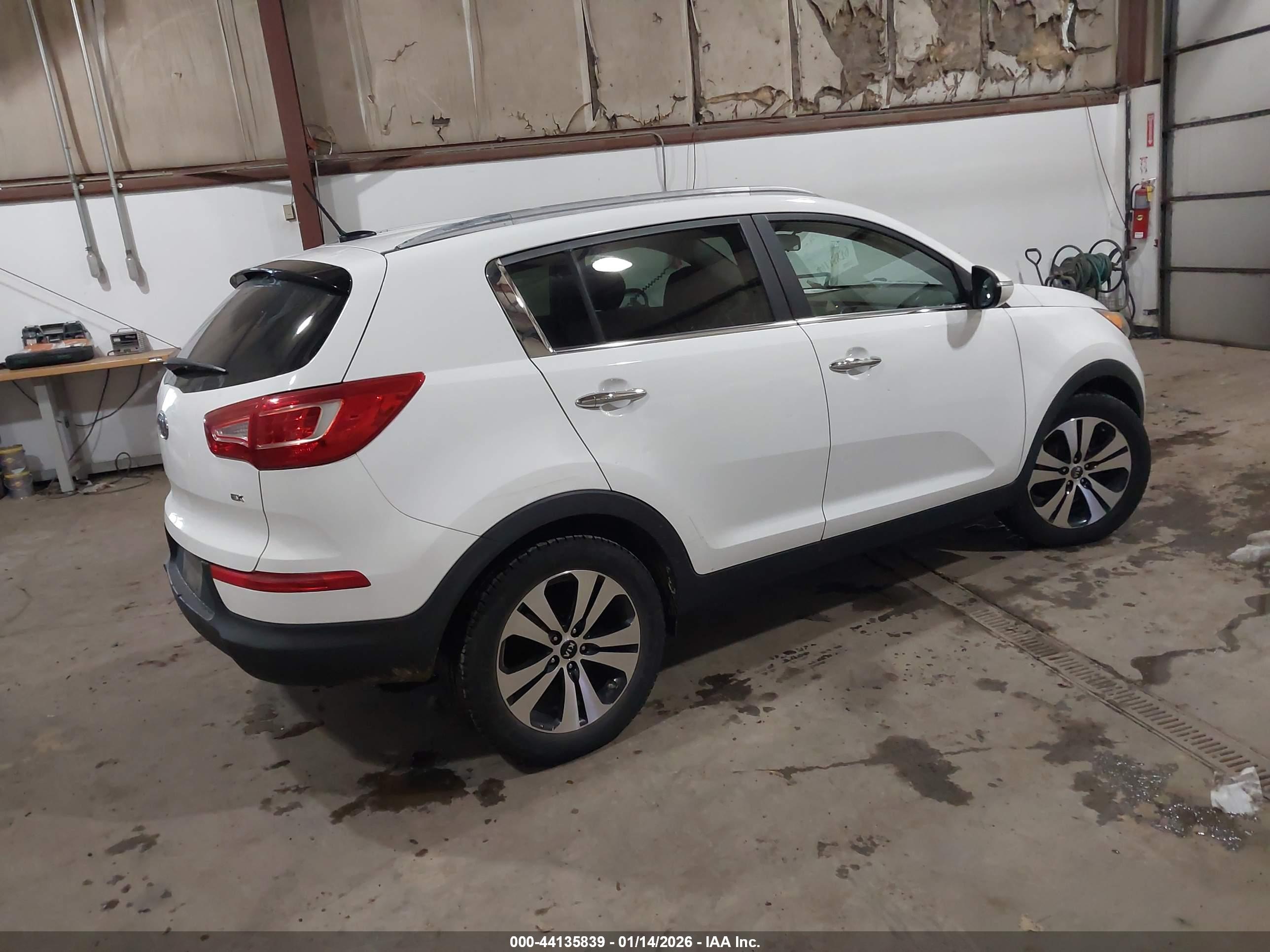 KIA SPORTAGE image 4