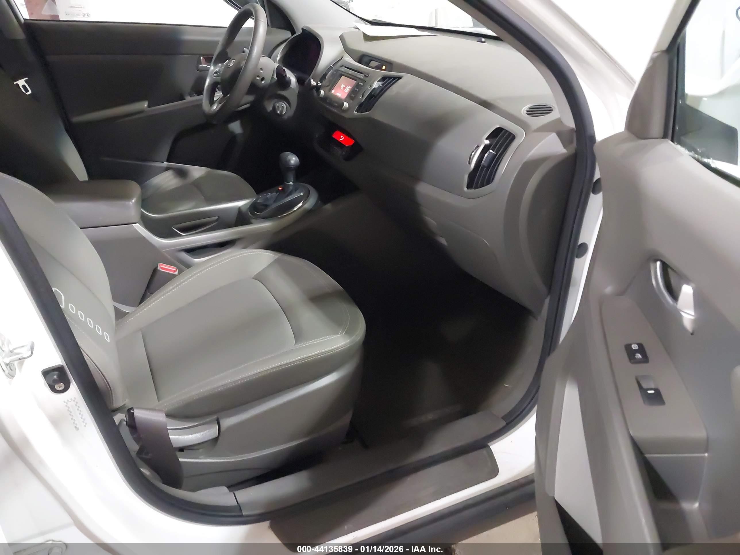 KIA SPORTAGE image 5
