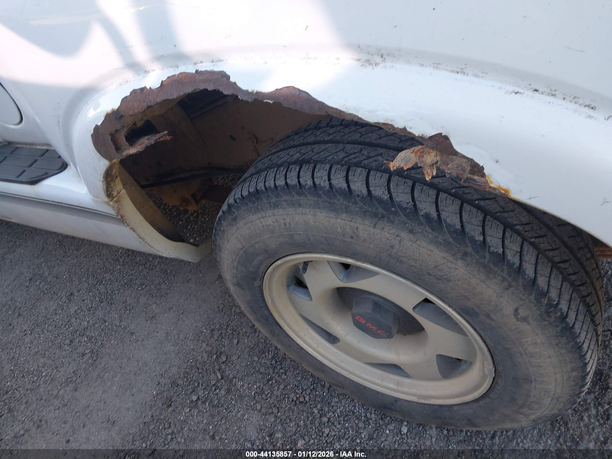 GMC SONOMA image 6