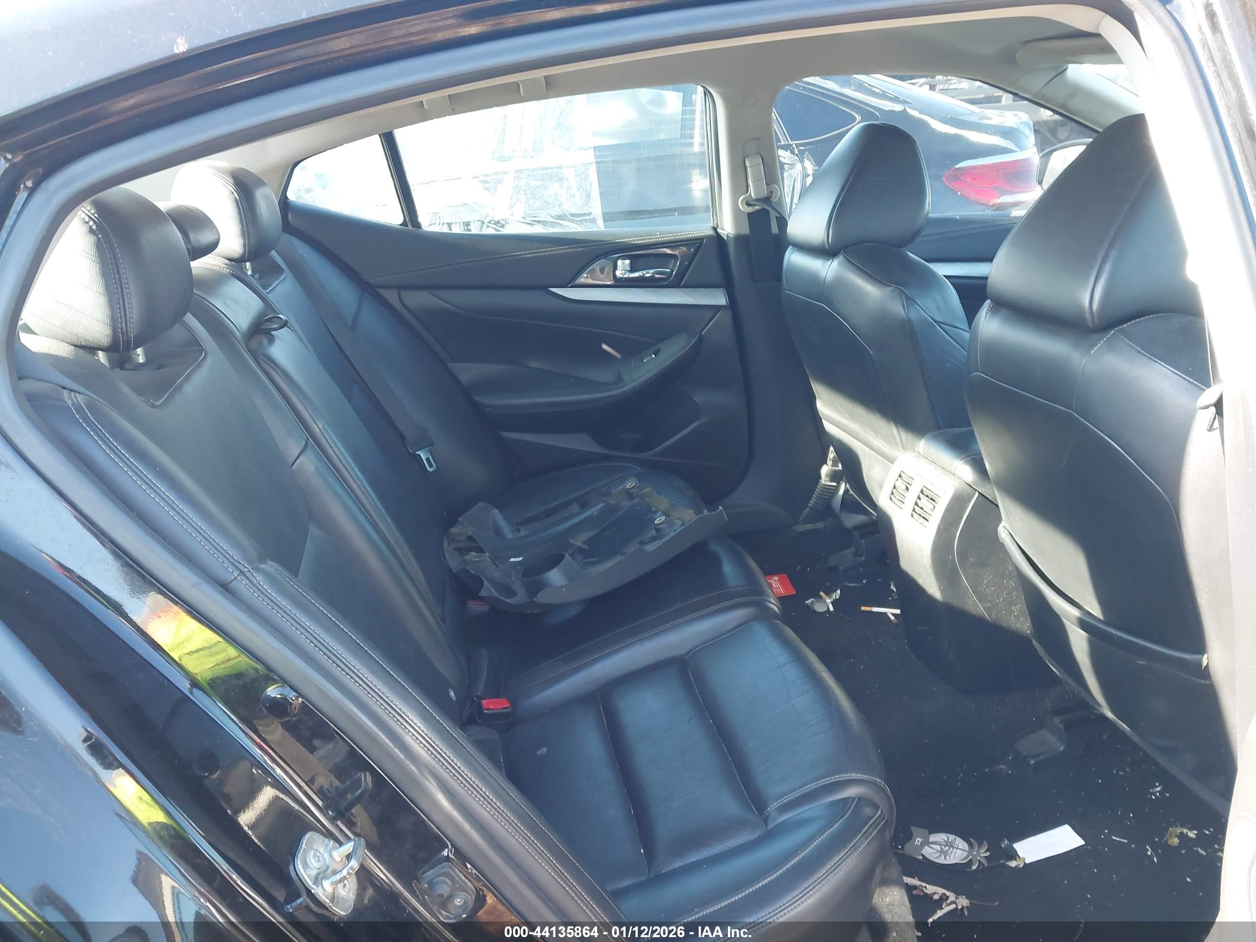 NISSAN MAXIMA image 8