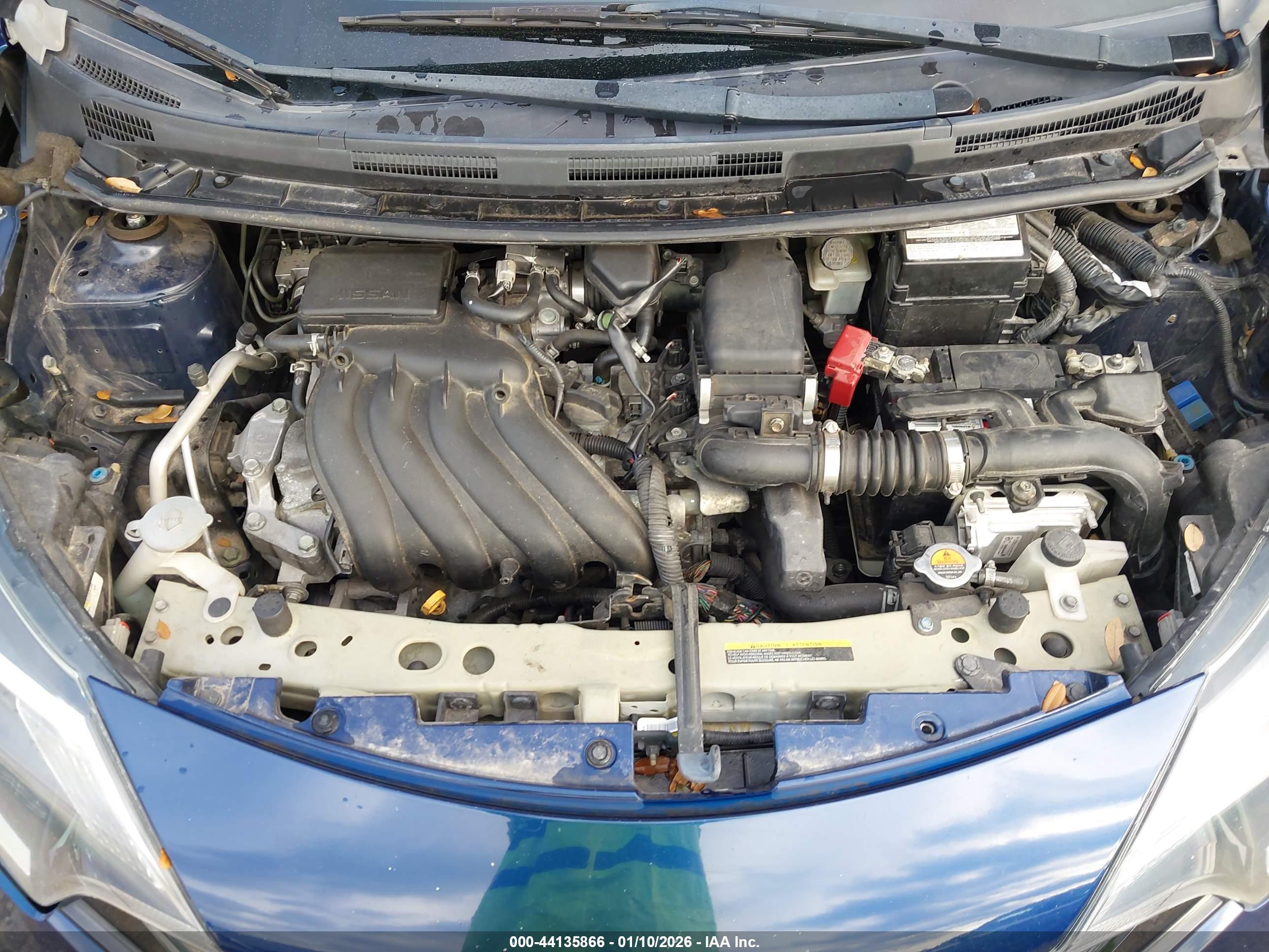 NISSAN VERSA image 10