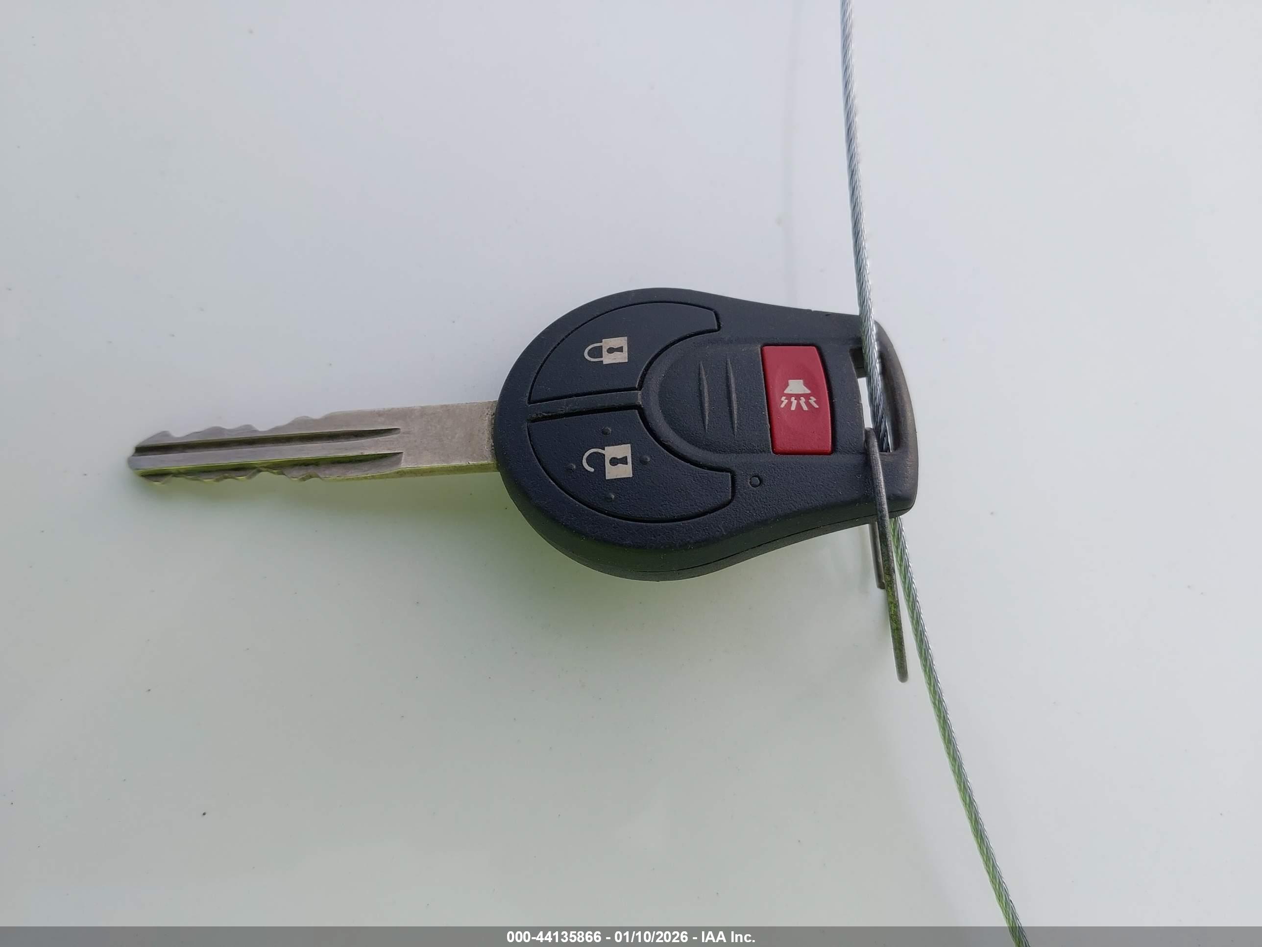 NISSAN VERSA image 11
