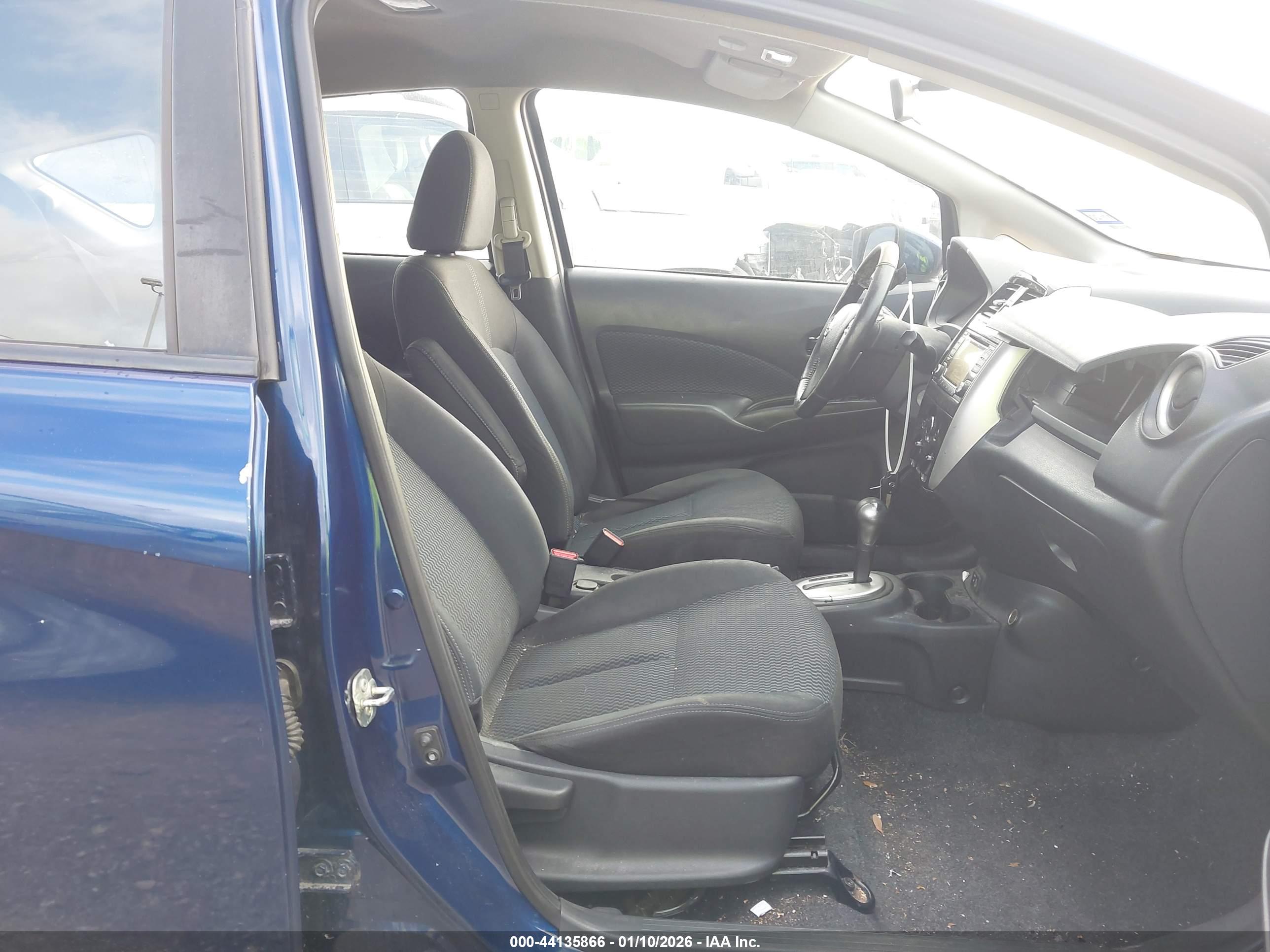 NISSAN VERSA image 5