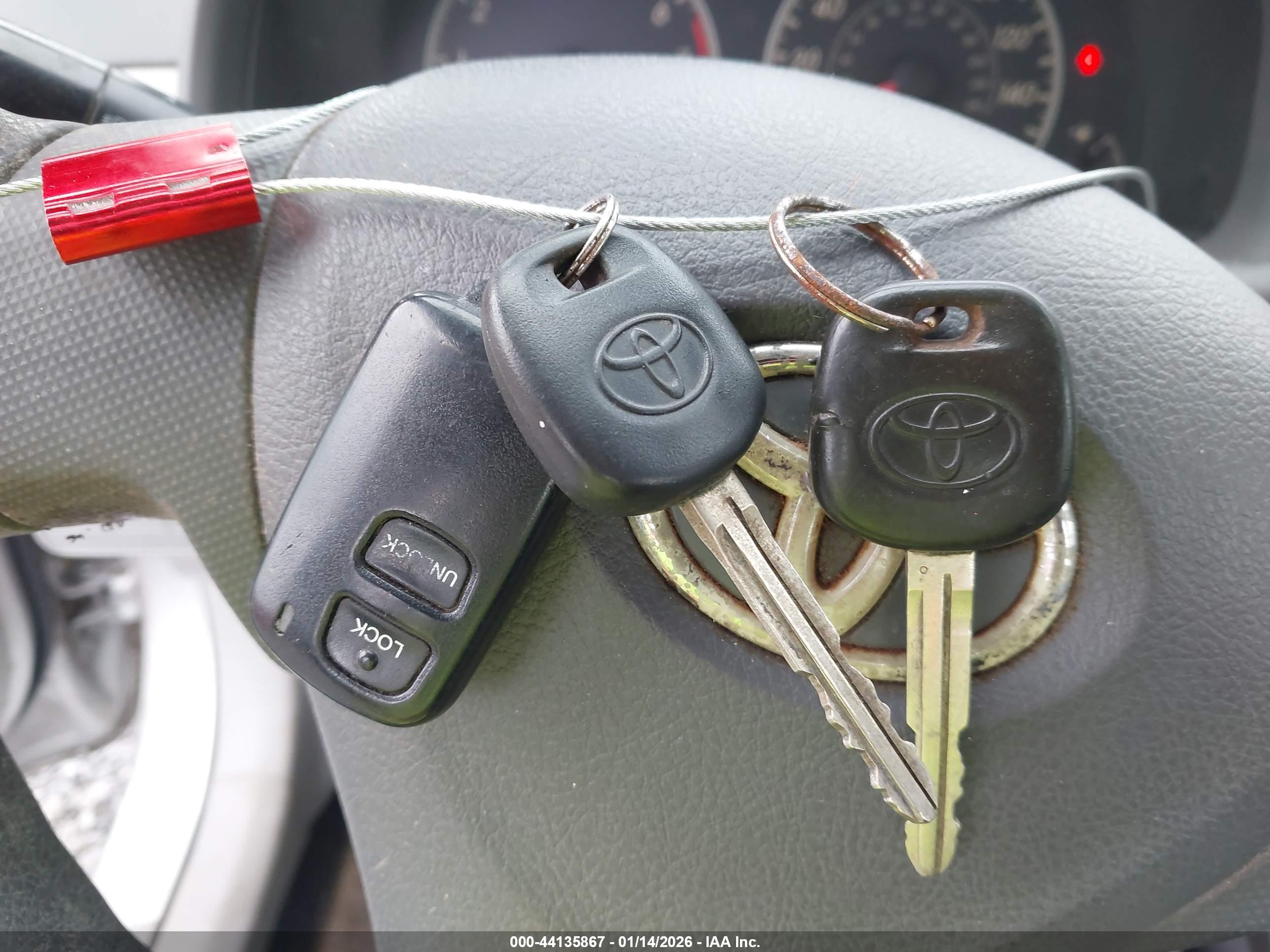 TOYOTA COROLLA image 11
