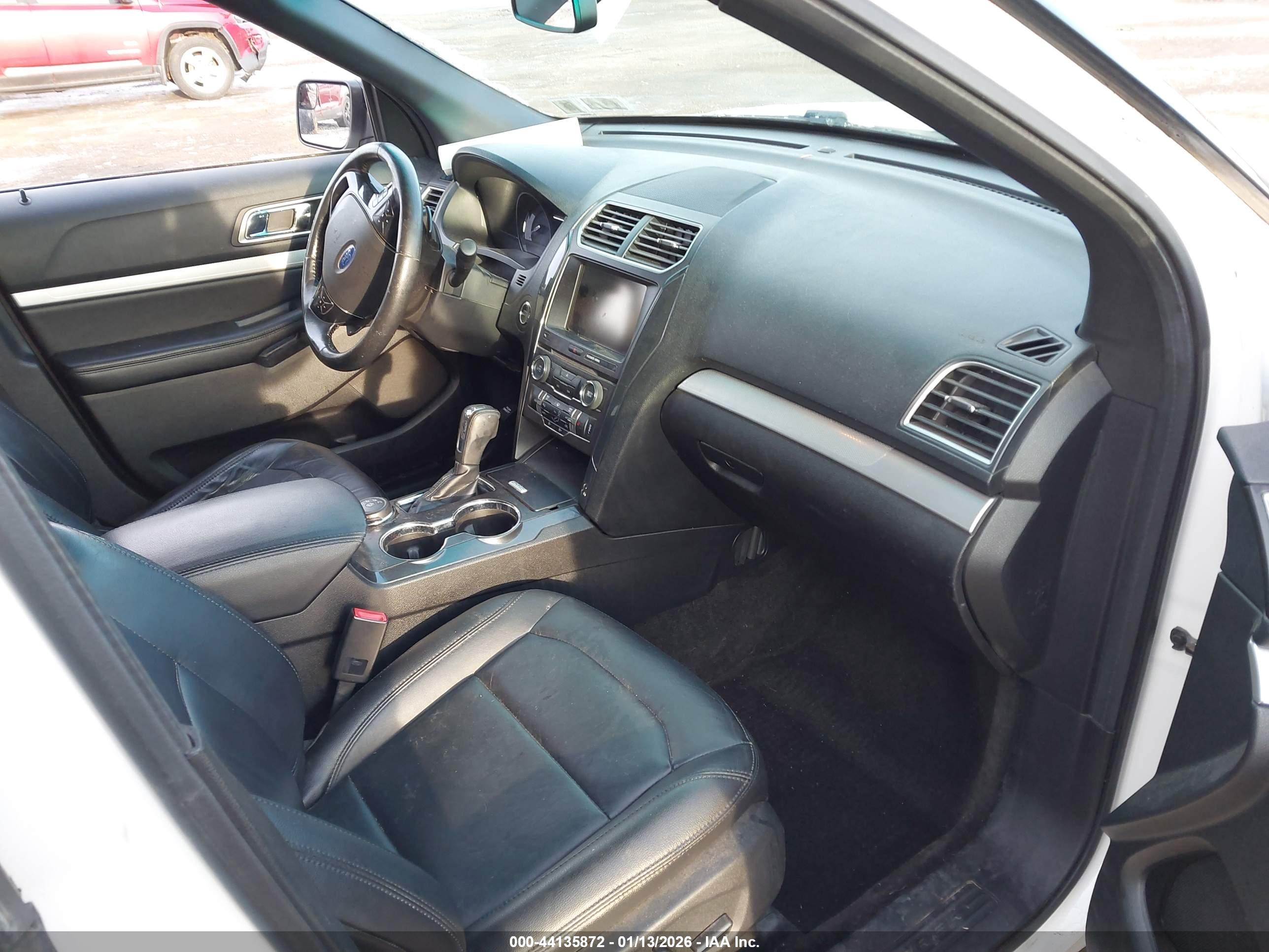 FORD EXPLORER image 5