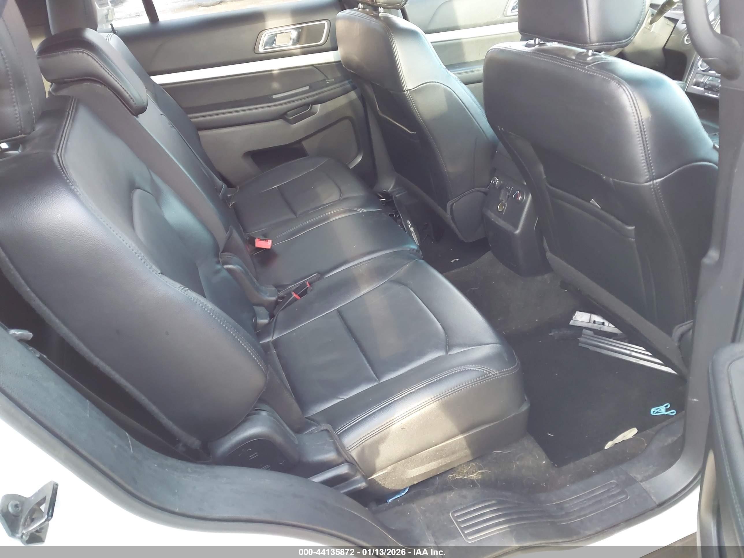 FORD EXPLORER image 8