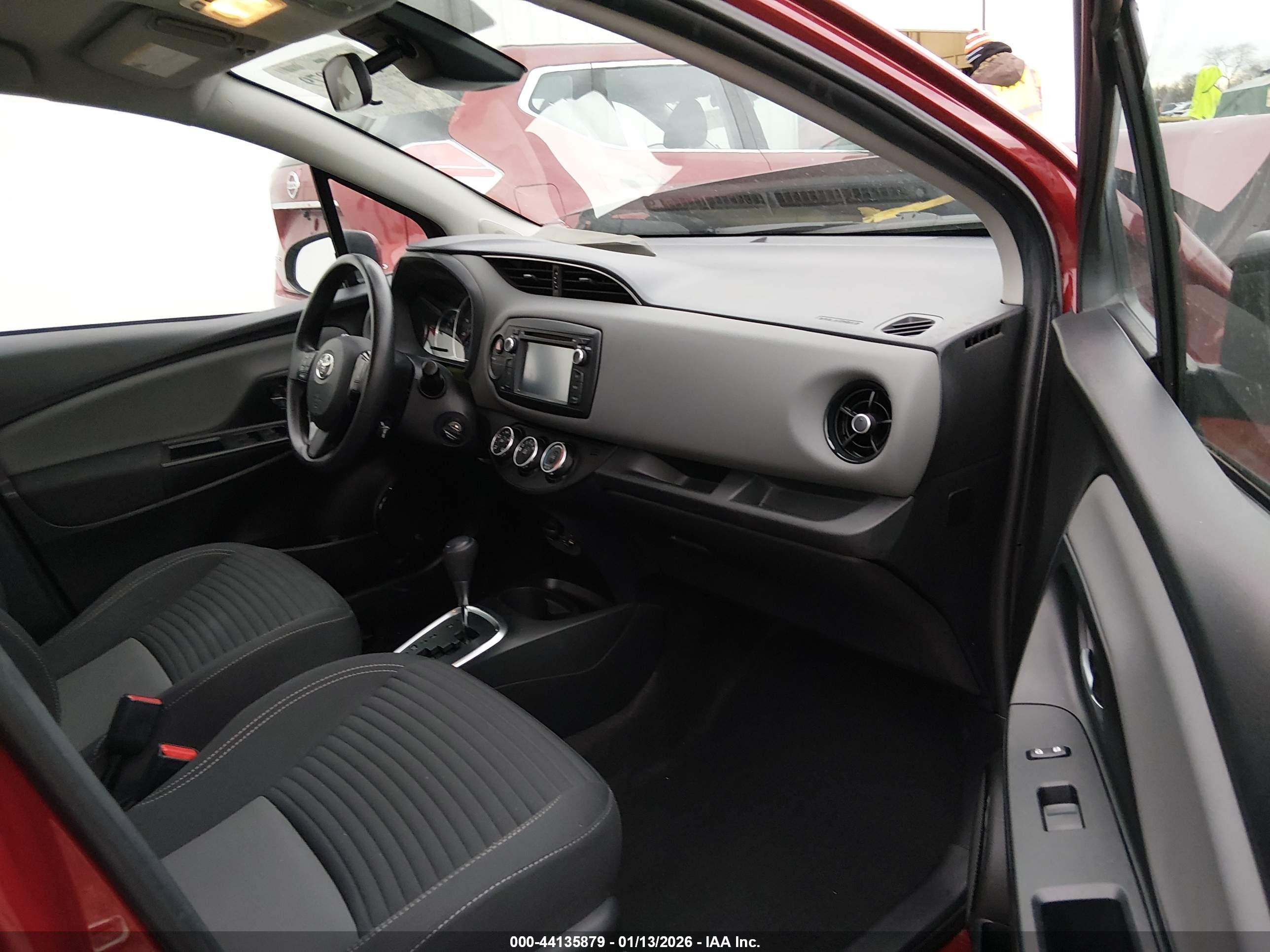 TOYOTA YARIS image 5