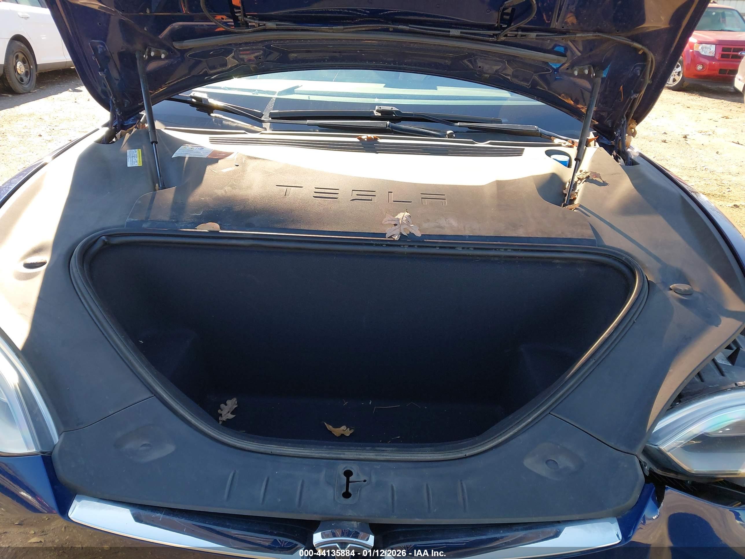TESLA MODEL image 10