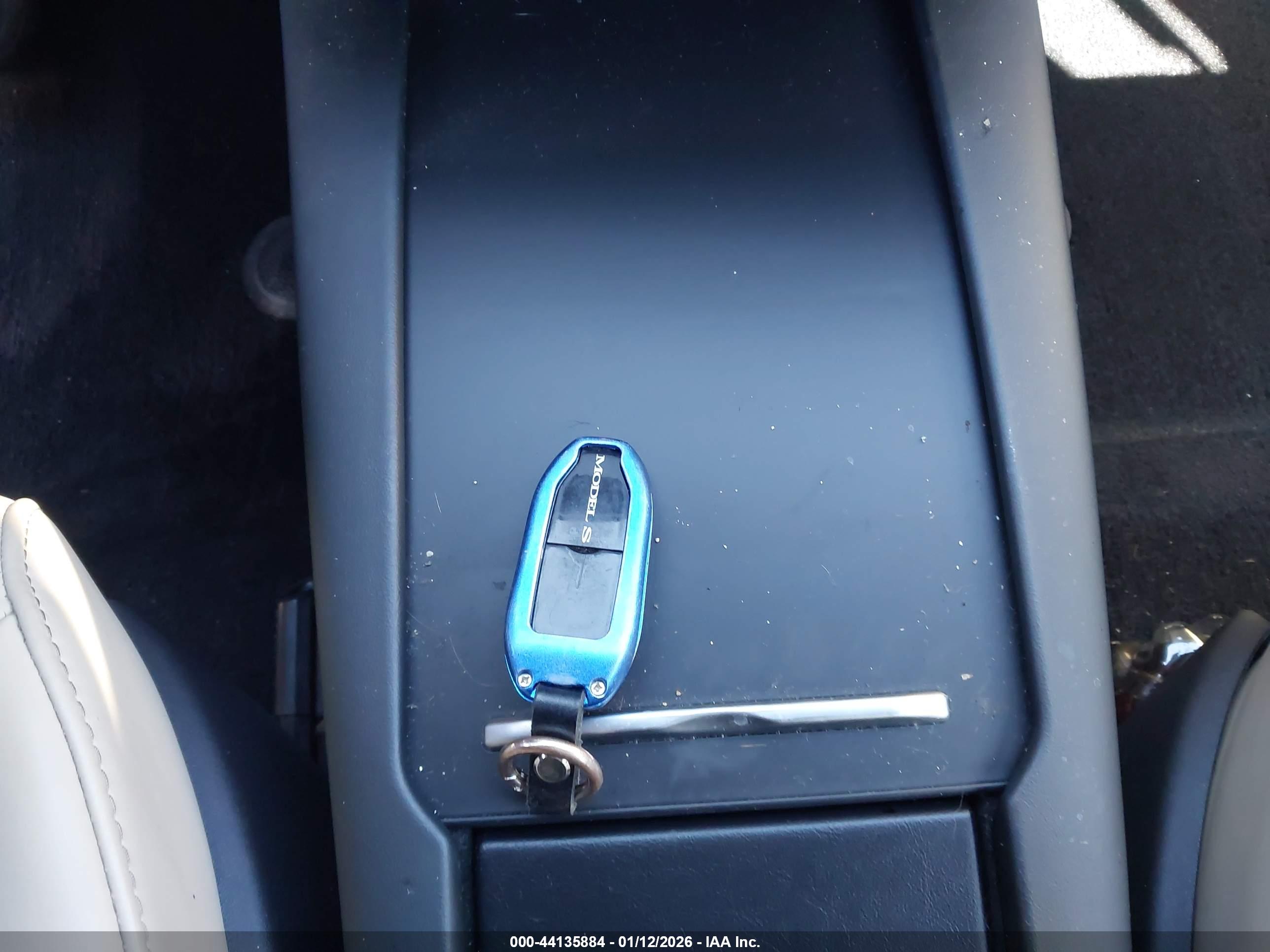 TESLA MODEL image 11