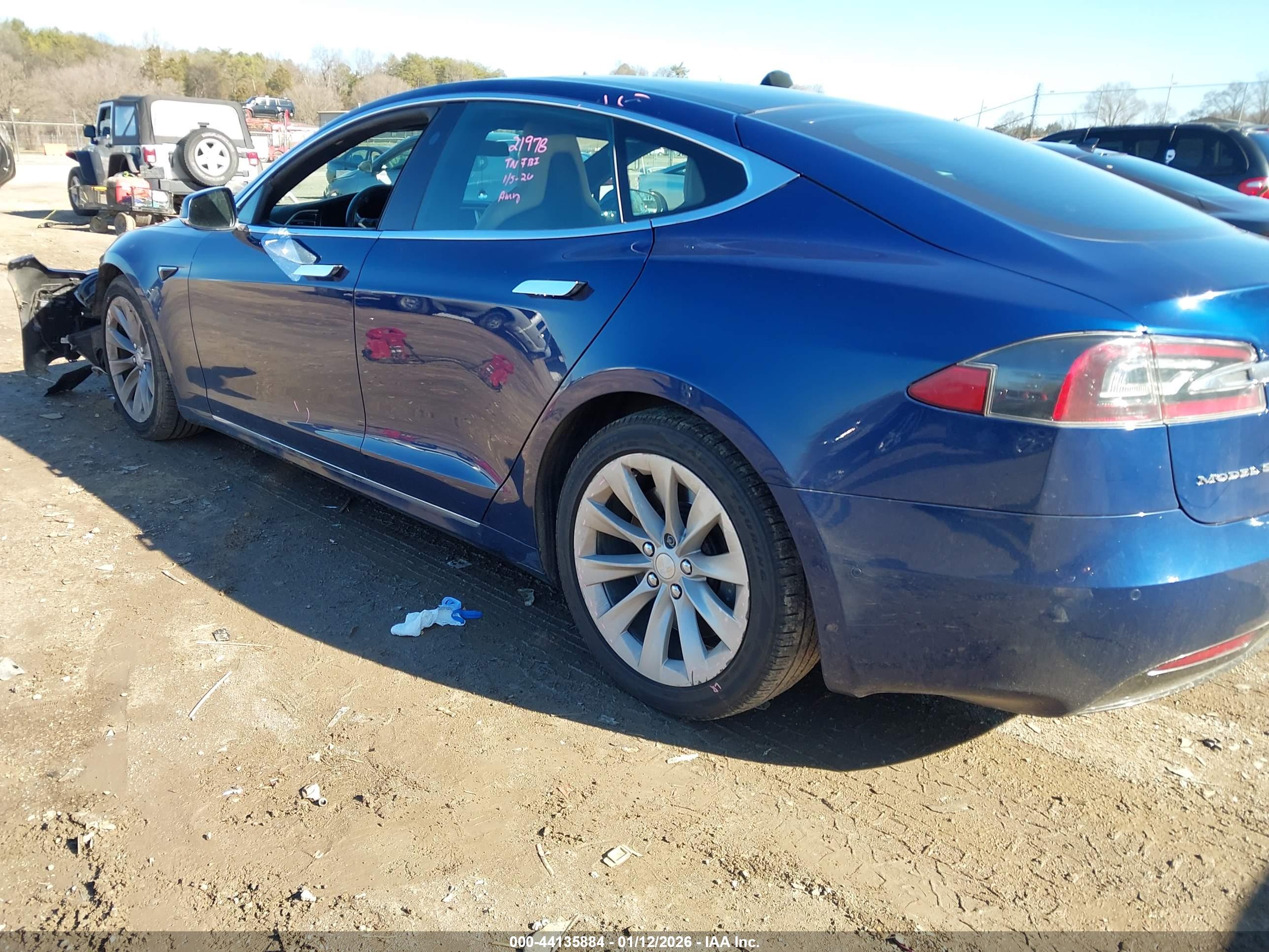 TESLA MODEL image 3