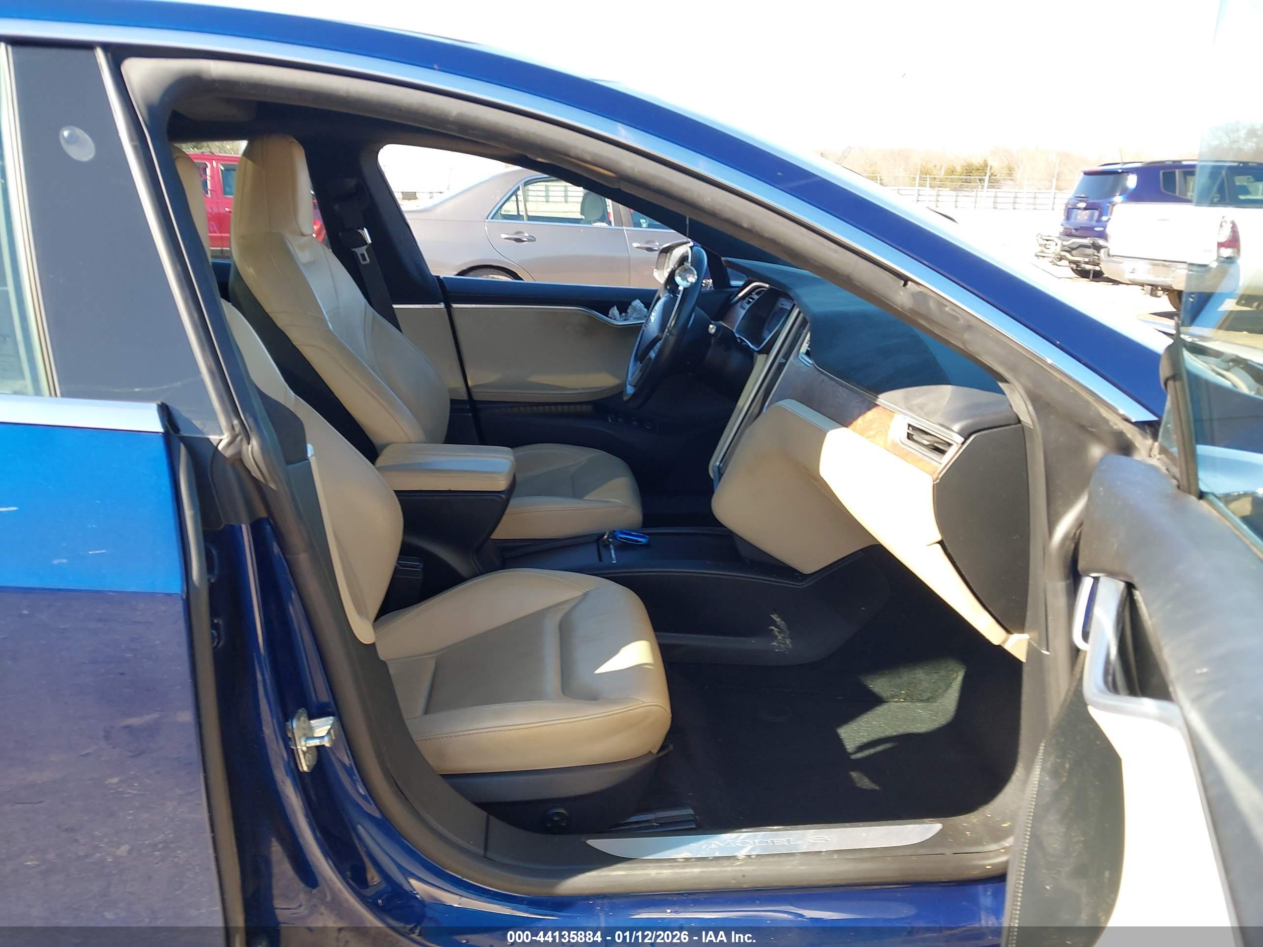 TESLA MODEL image 5