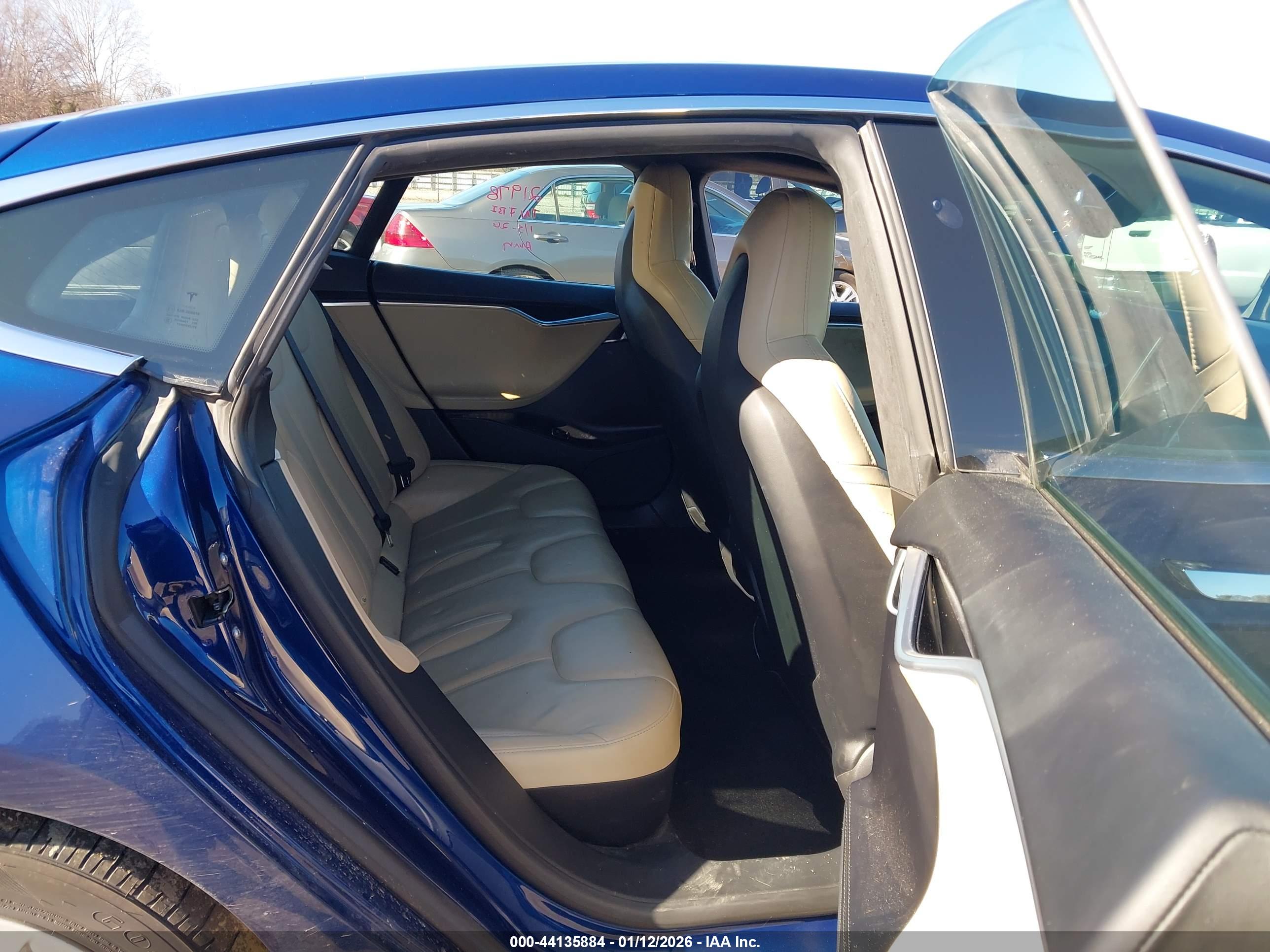 TESLA MODEL image 8