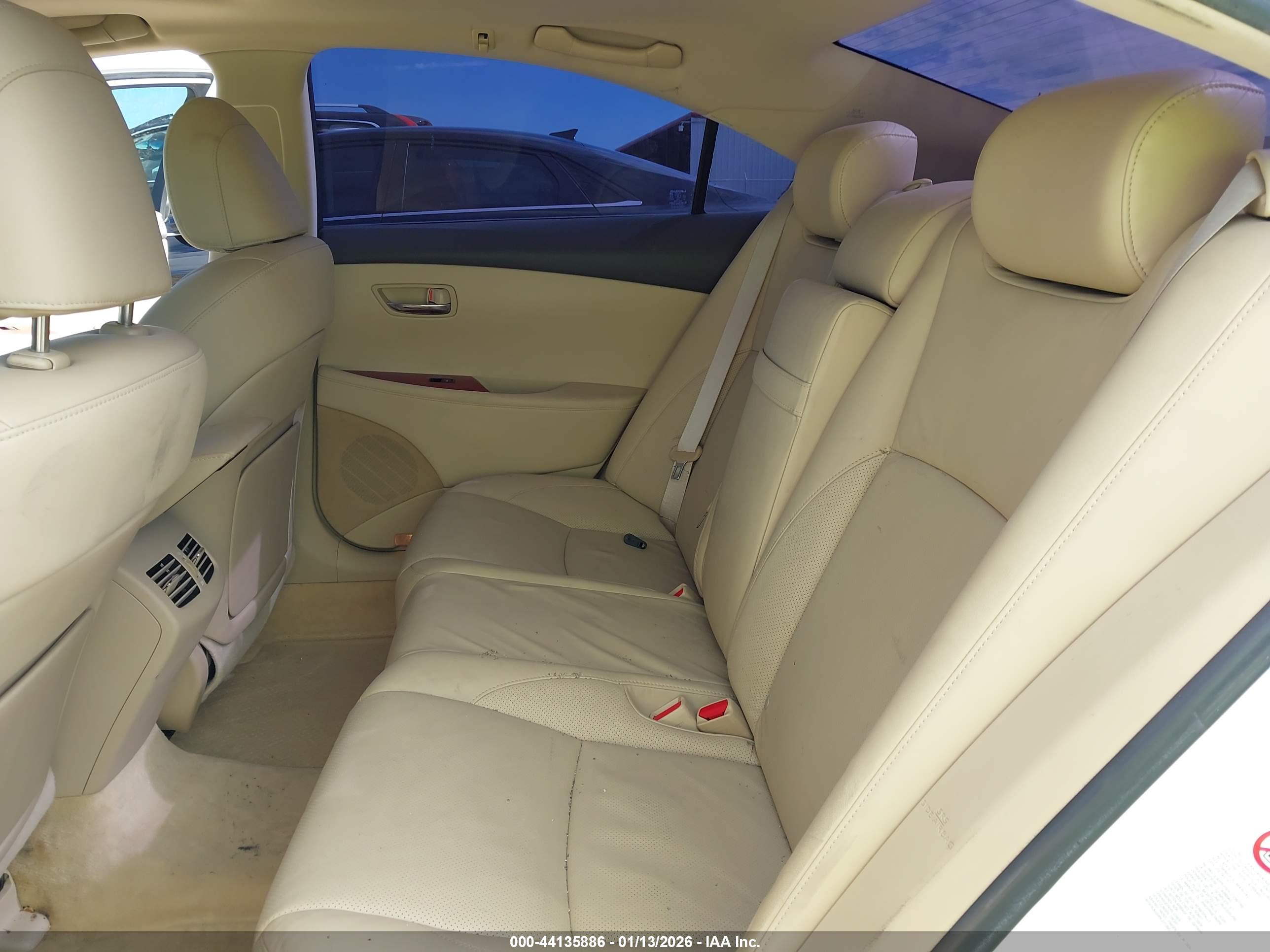 LEXUS ES image 8