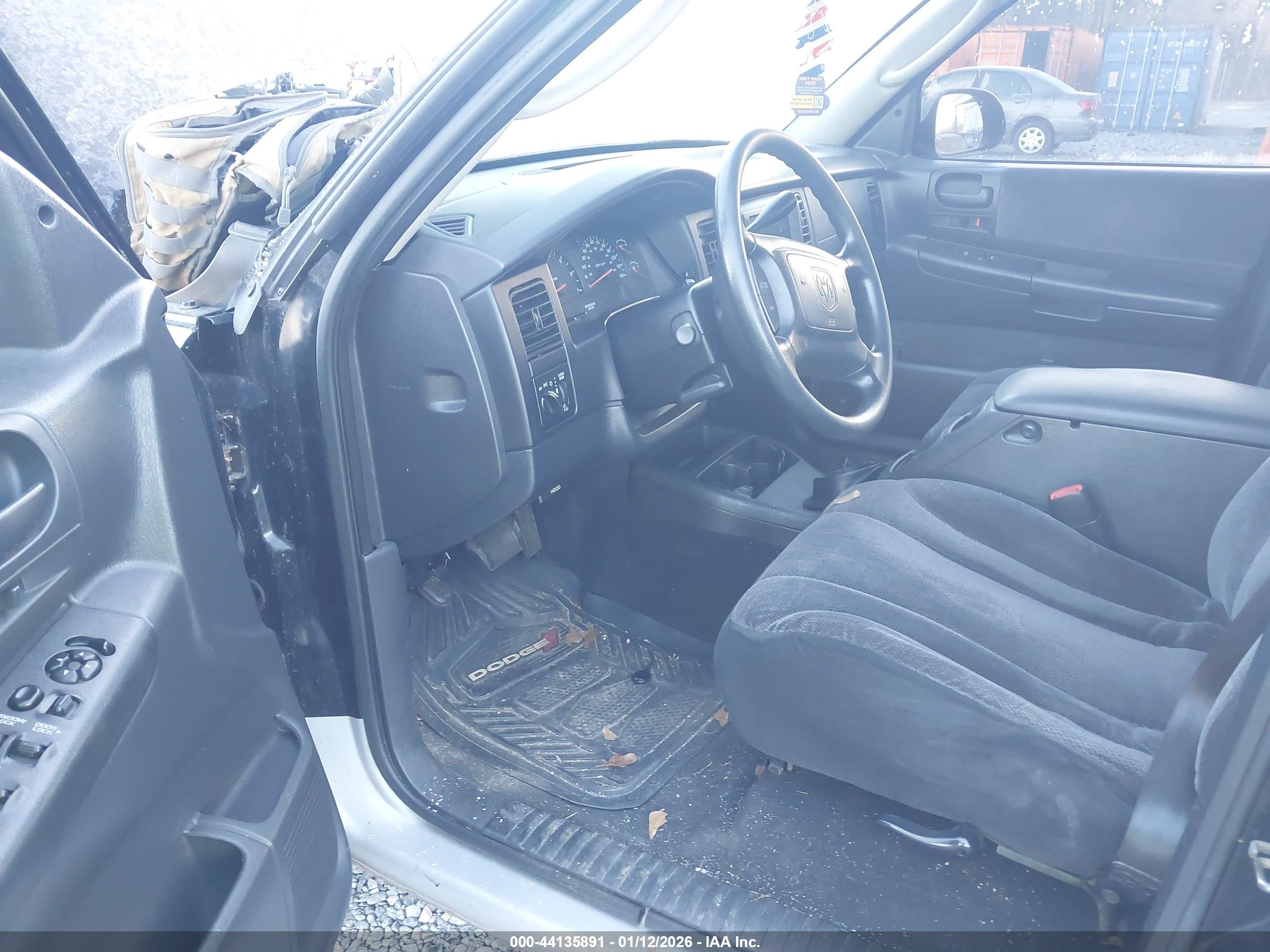 DODGE DAKOTA image 5