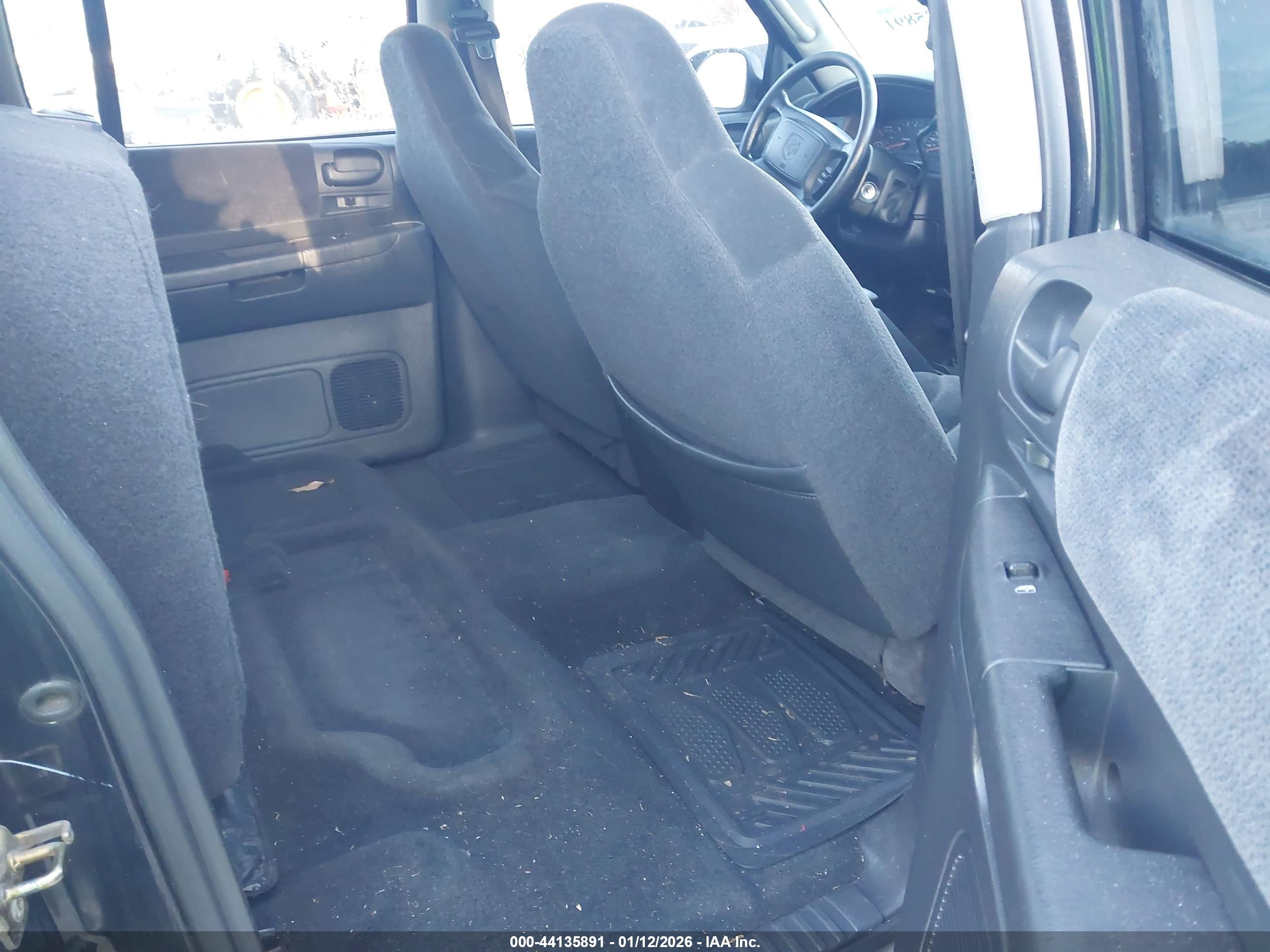 DODGE DAKOTA image 8