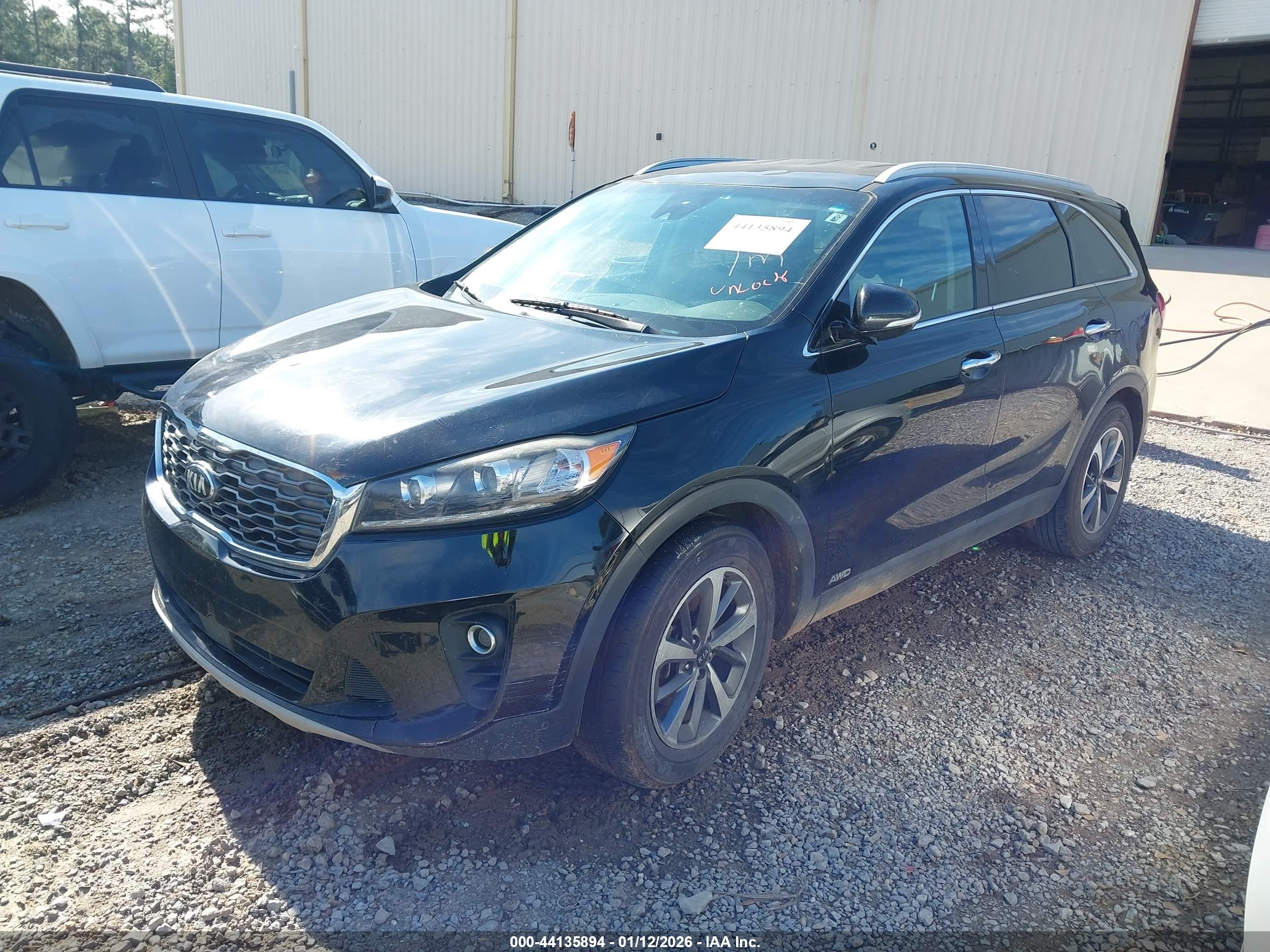 KIA SORENTO image 2