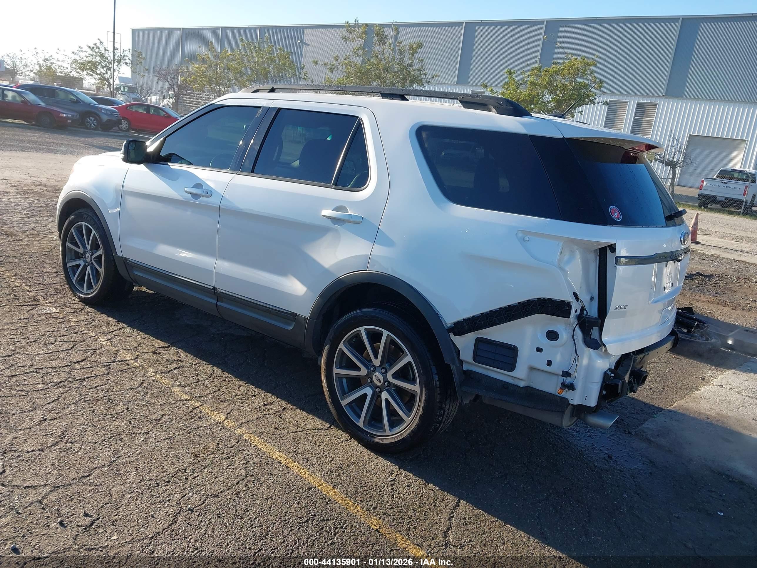 FORD EXPLORER image 3