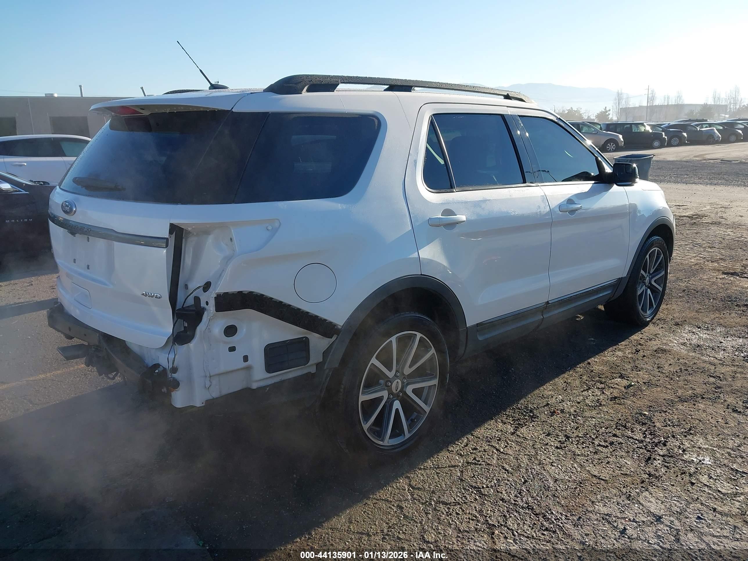 FORD EXPLORER image 4