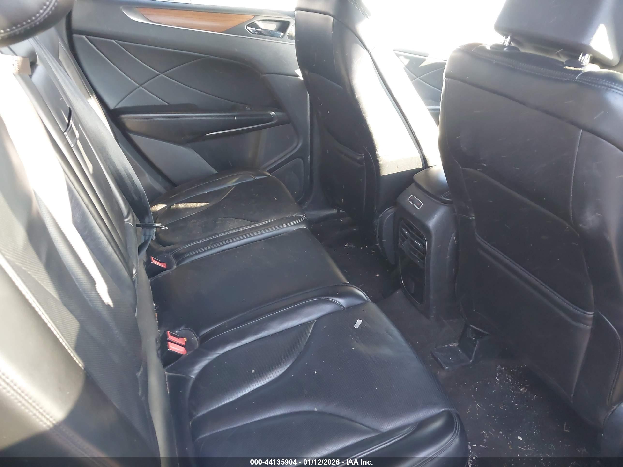 LINCOLN MKC image 8