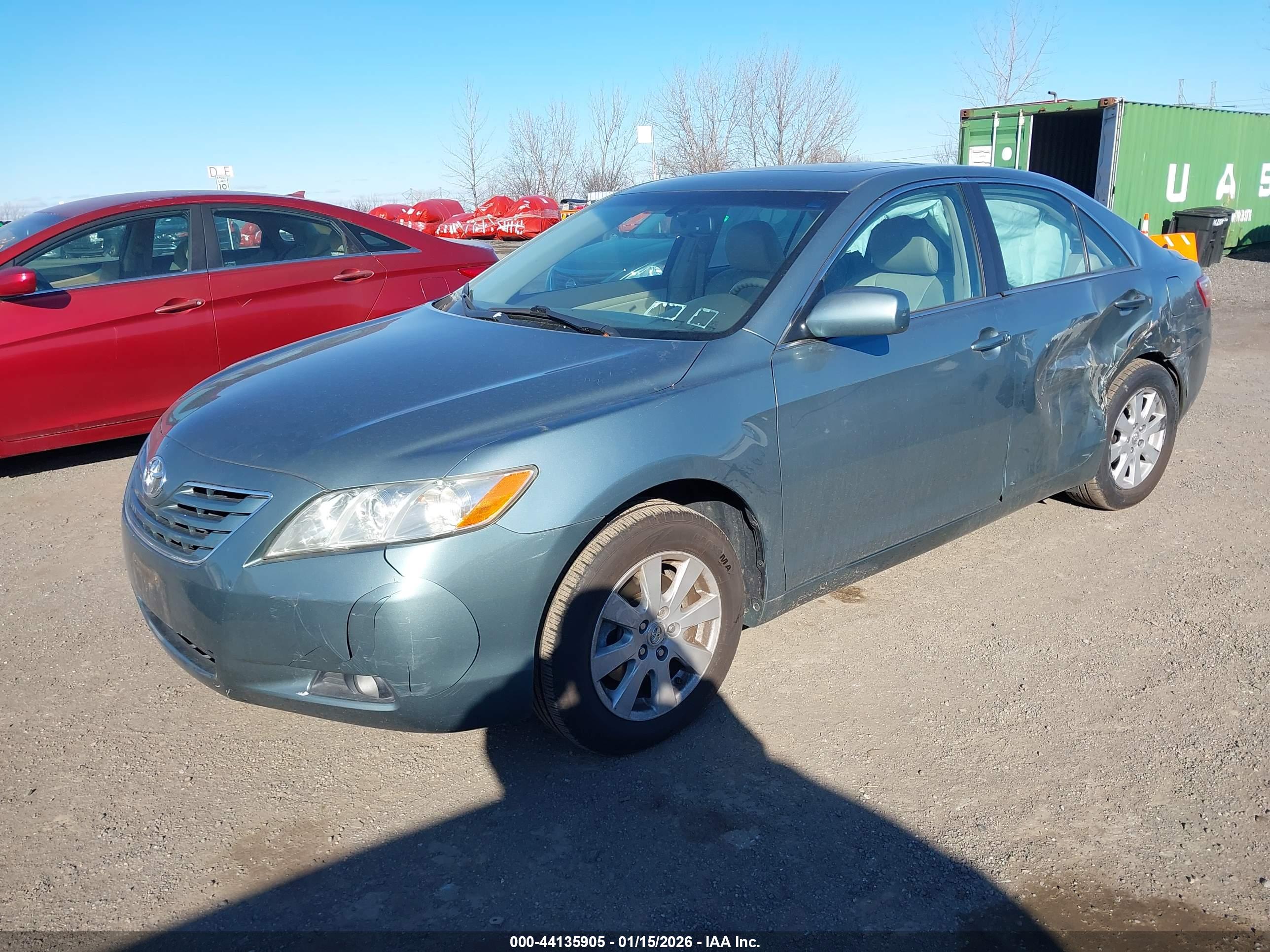 TOYOTA CAMRY image 2