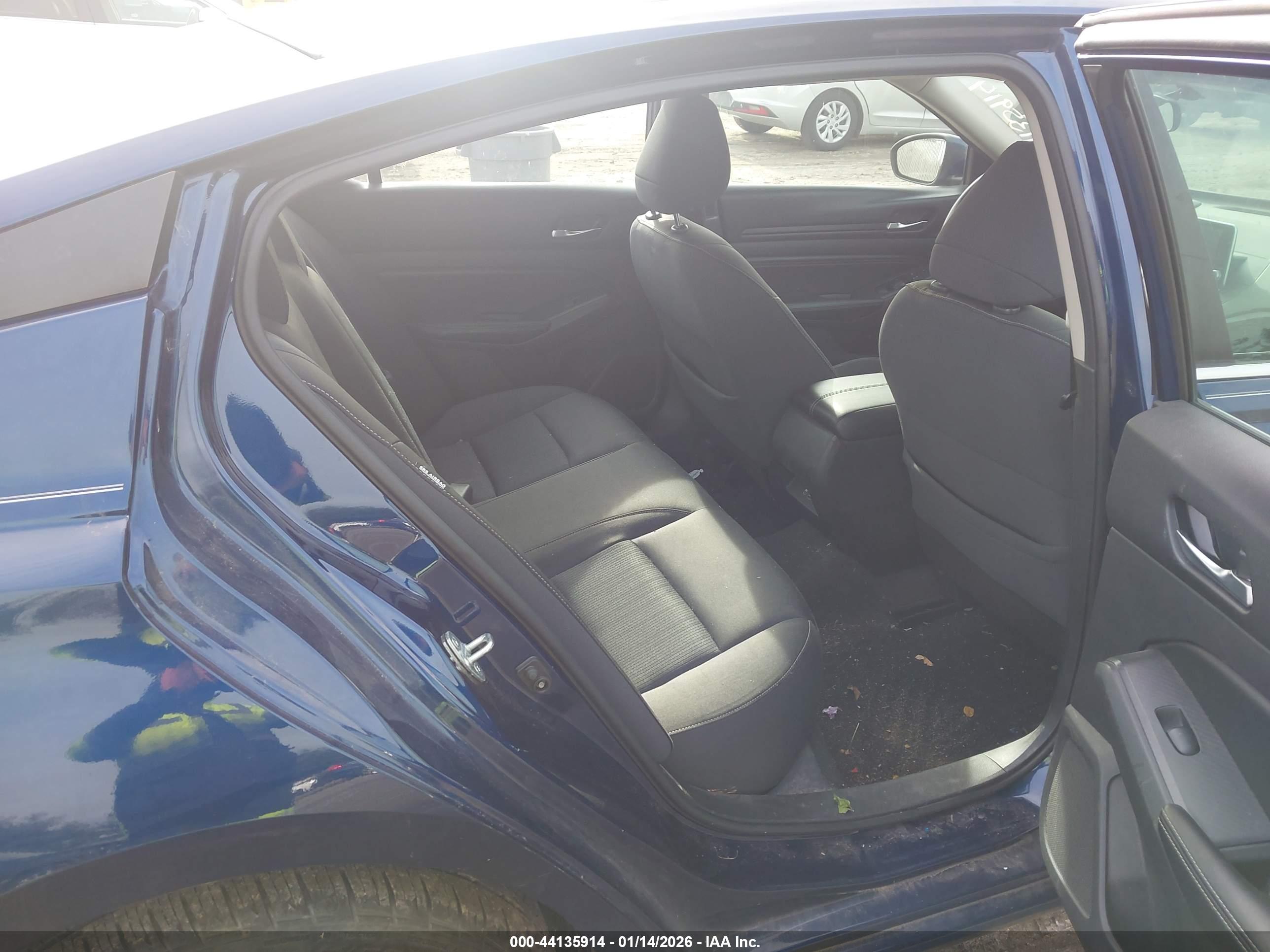 NISSAN ALTIMA image 8