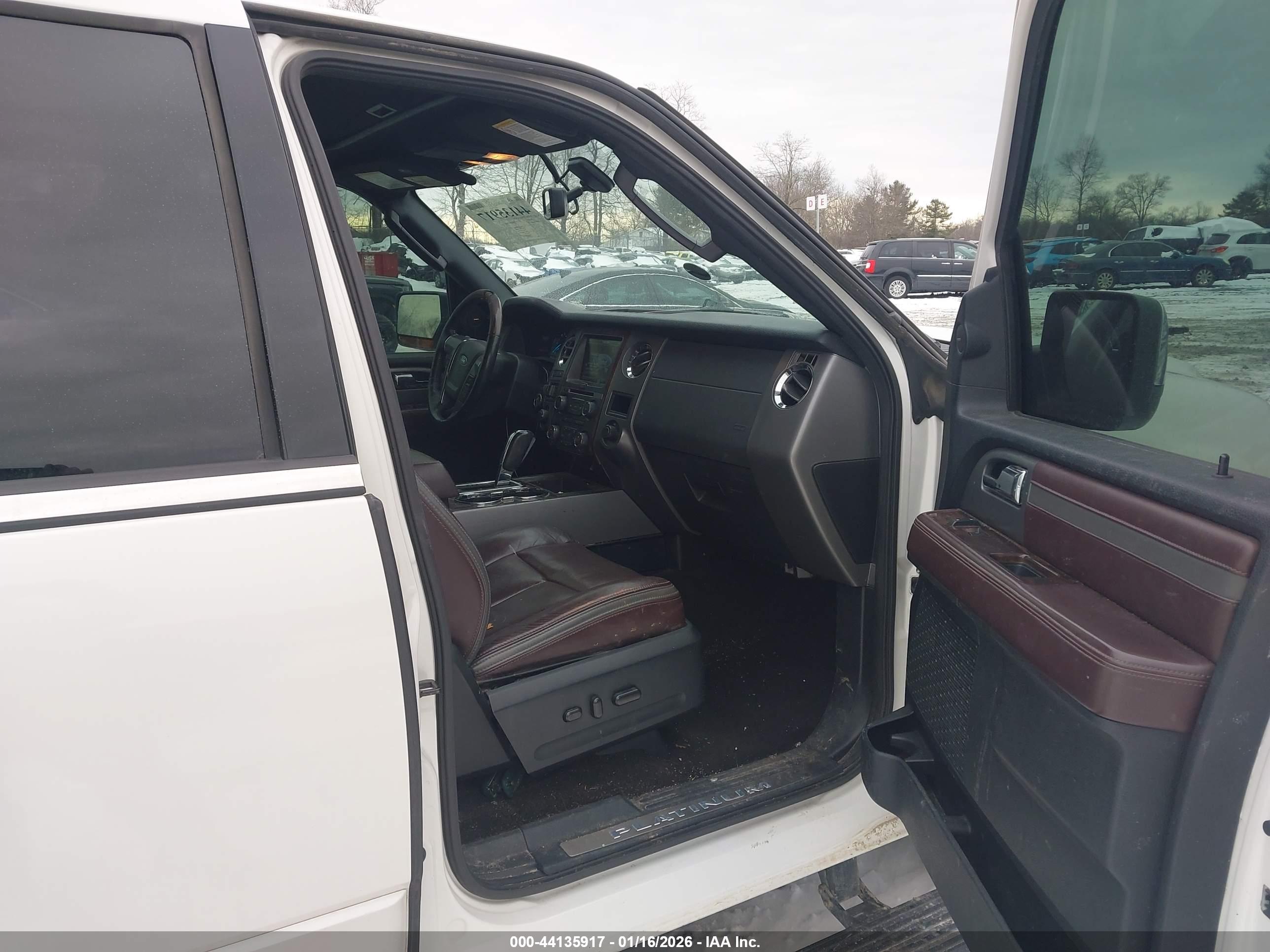 FORD EXPEDITION image 5