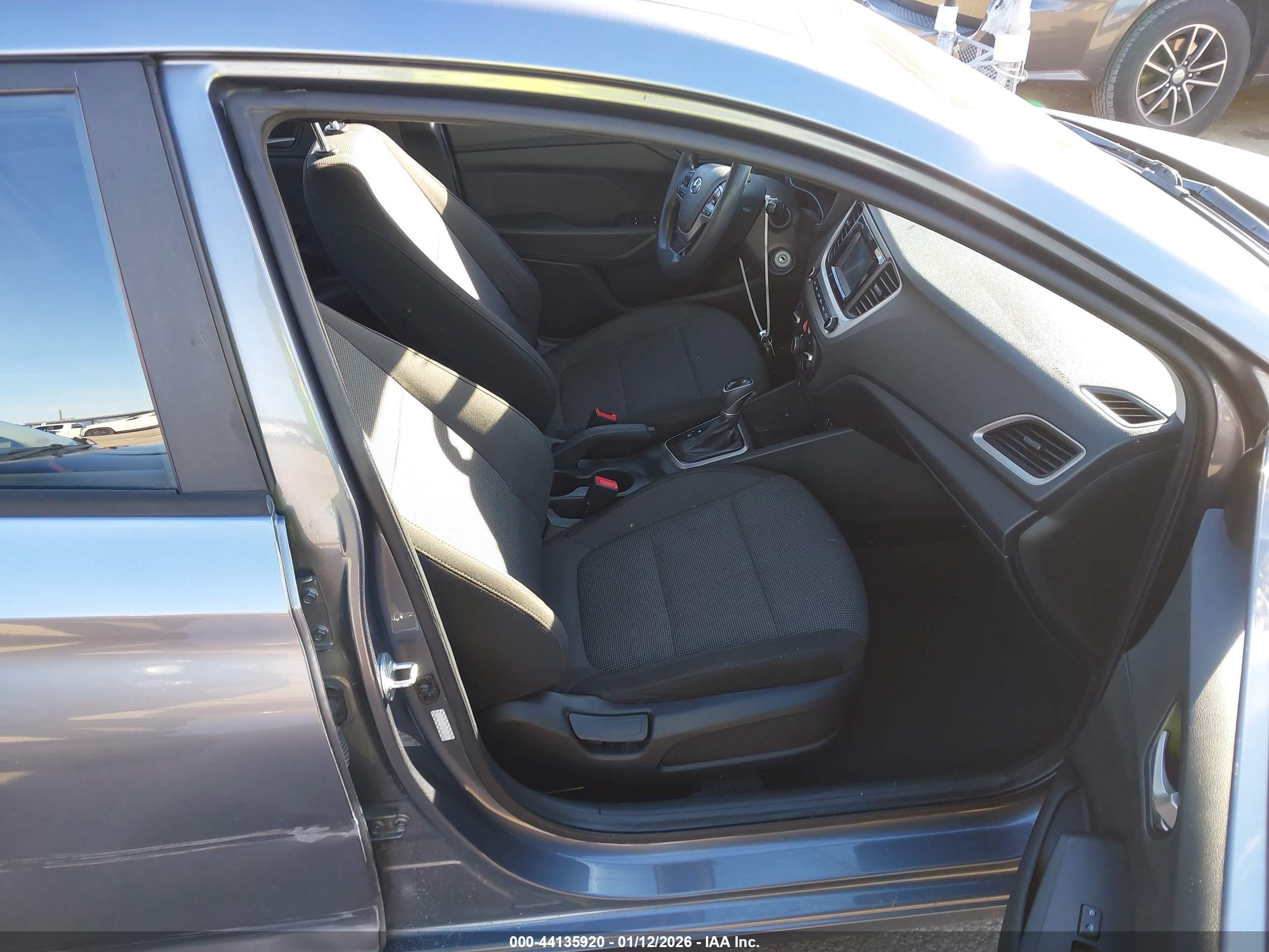 HYUNDAI ACCENT image 5