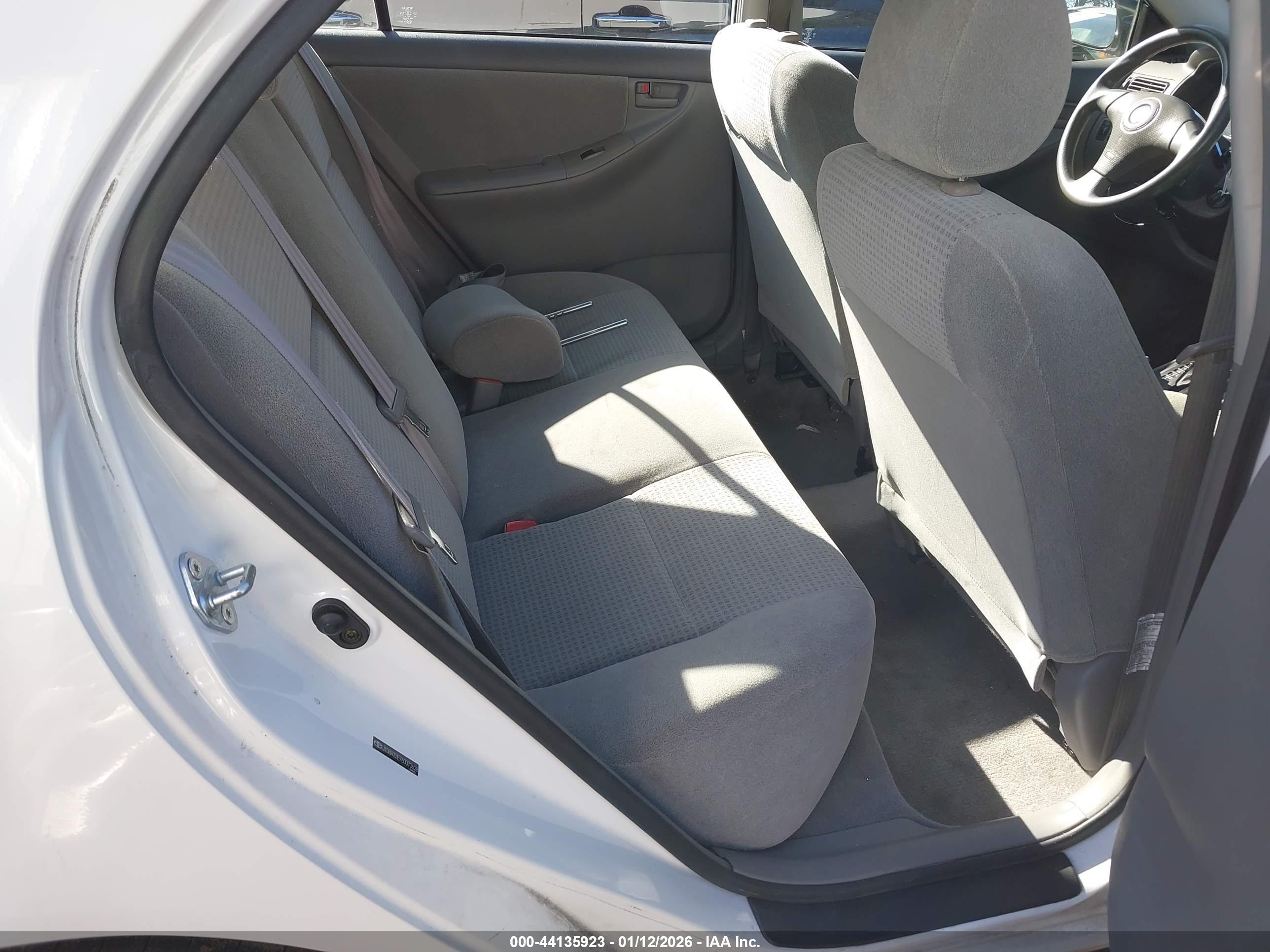 TOYOTA COROLLA image 8