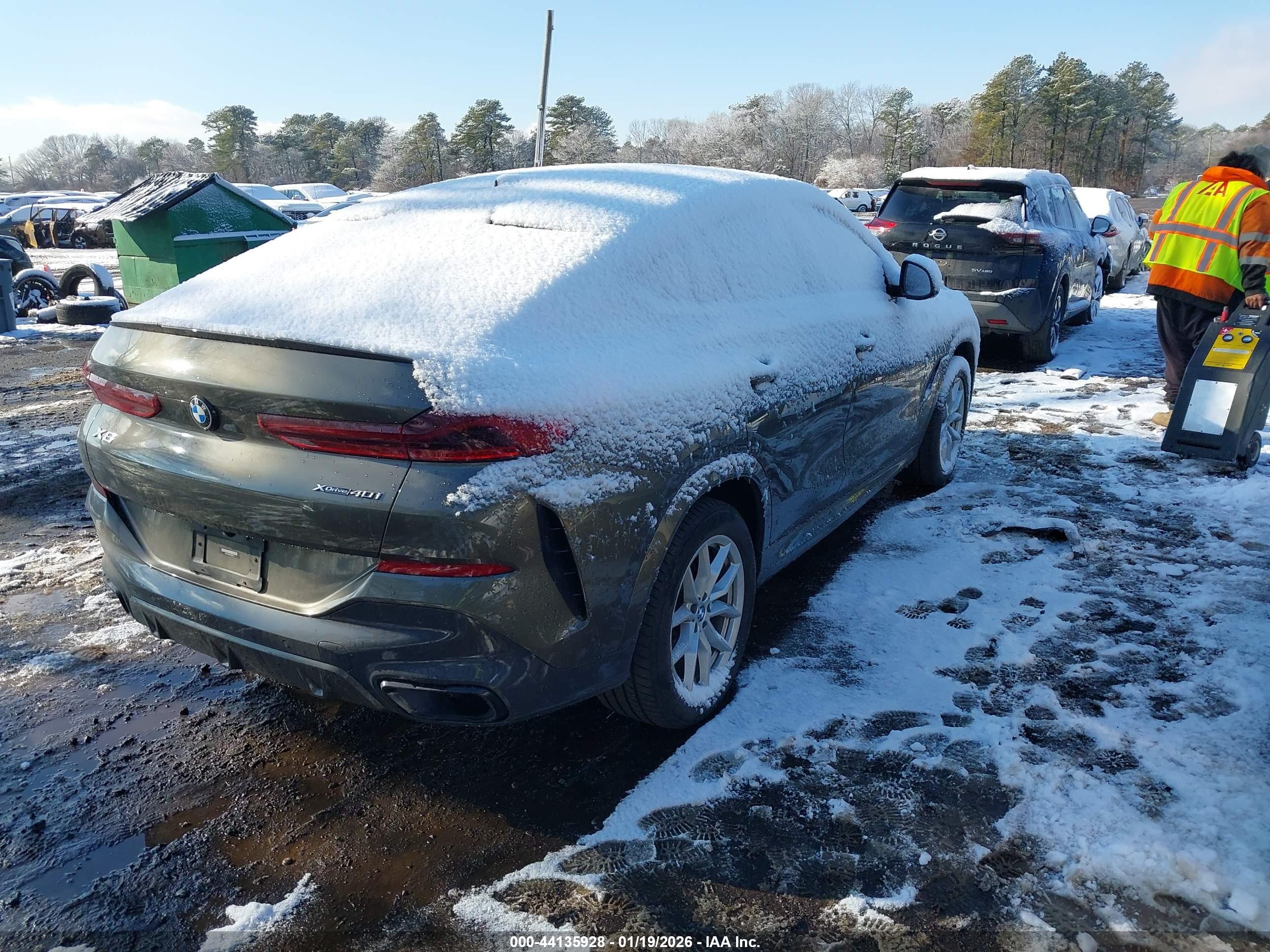 BMW X6 image 4