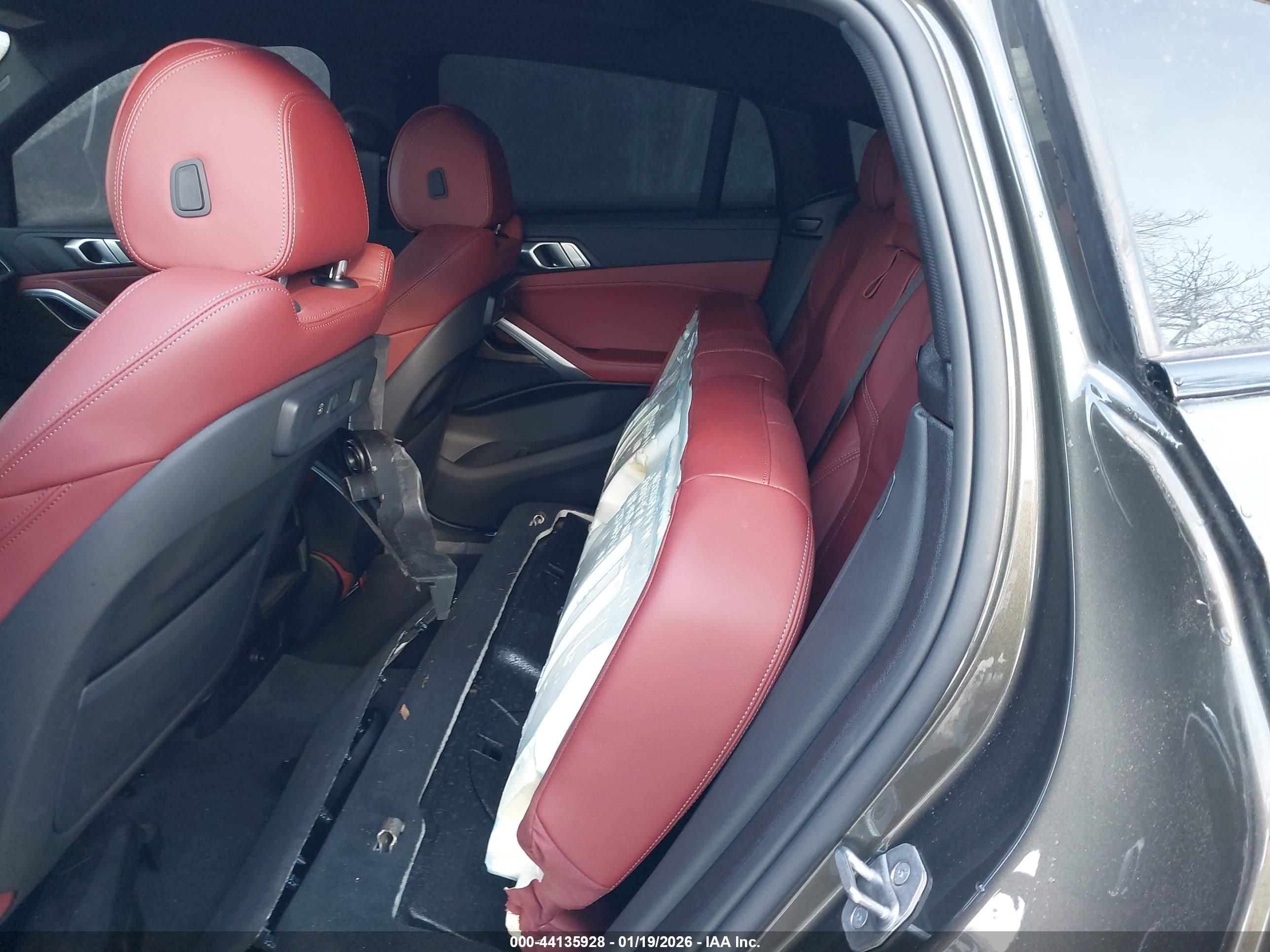 BMW X6 image 8