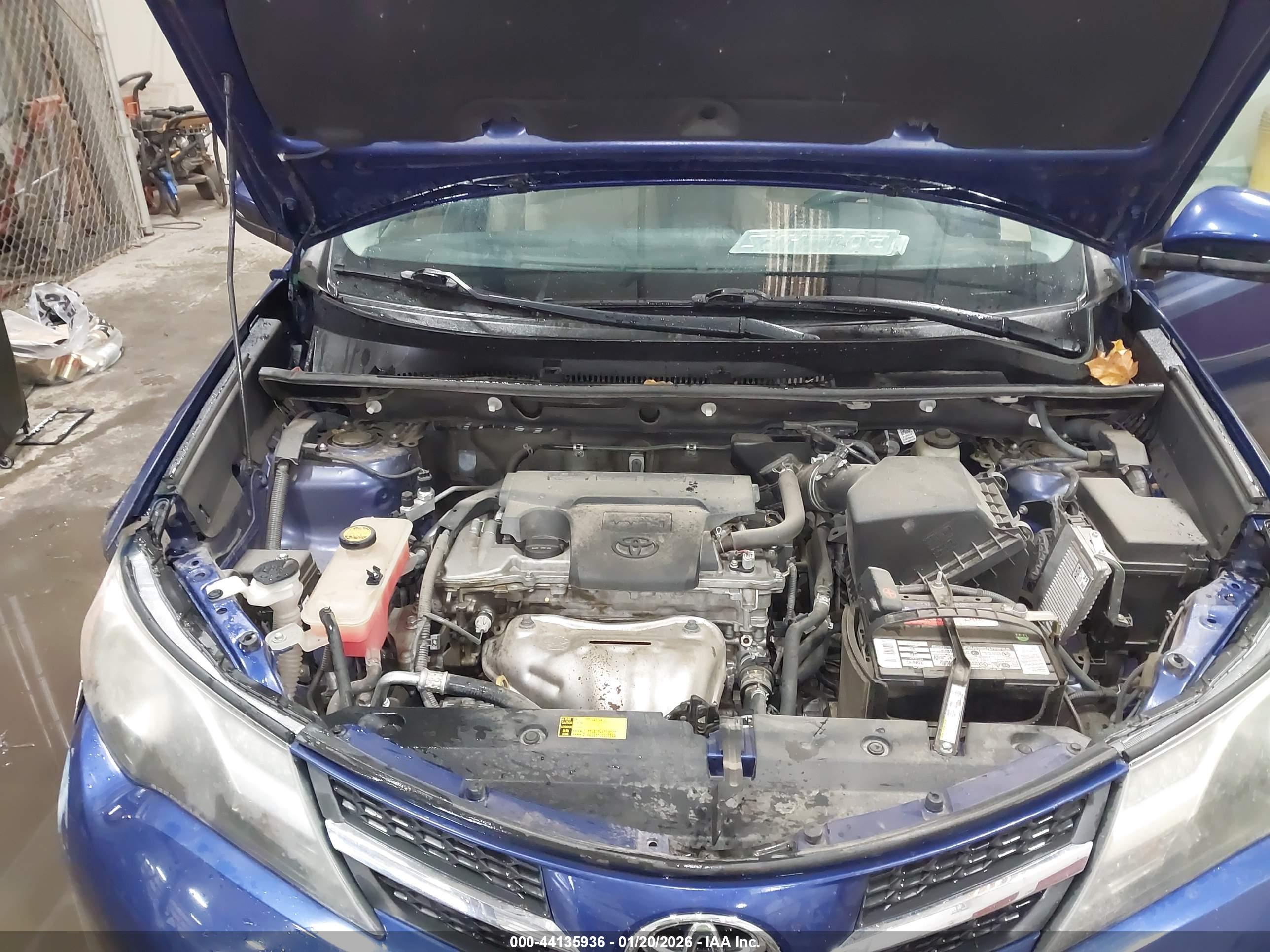TOYOTA RAV4 image 10
