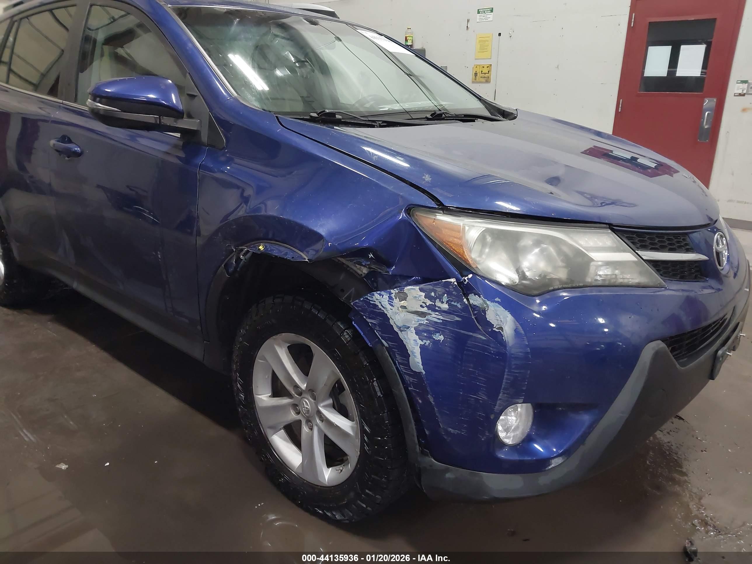 TOYOTA RAV4 image 6