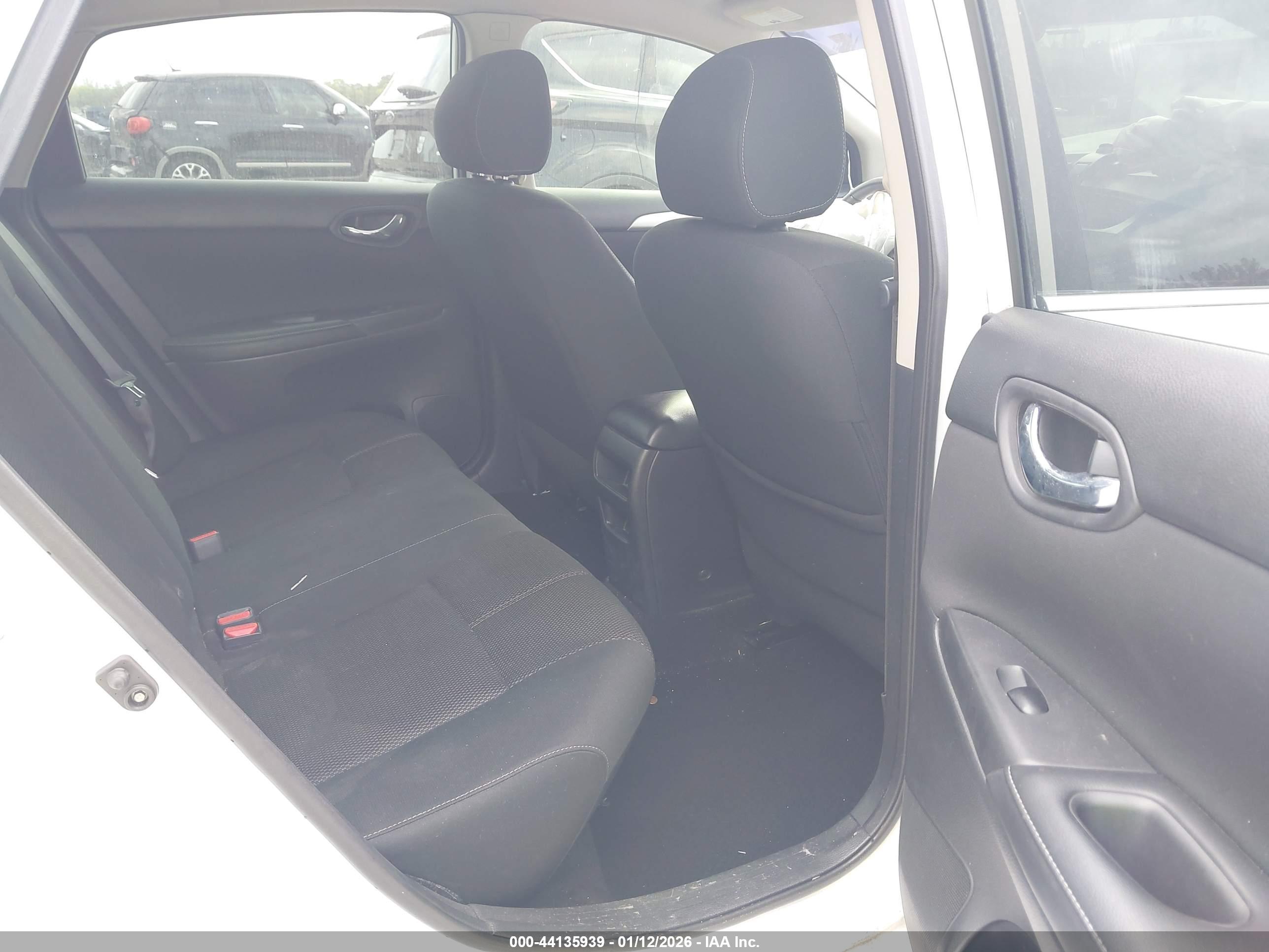 NISSAN SENTRA image 8