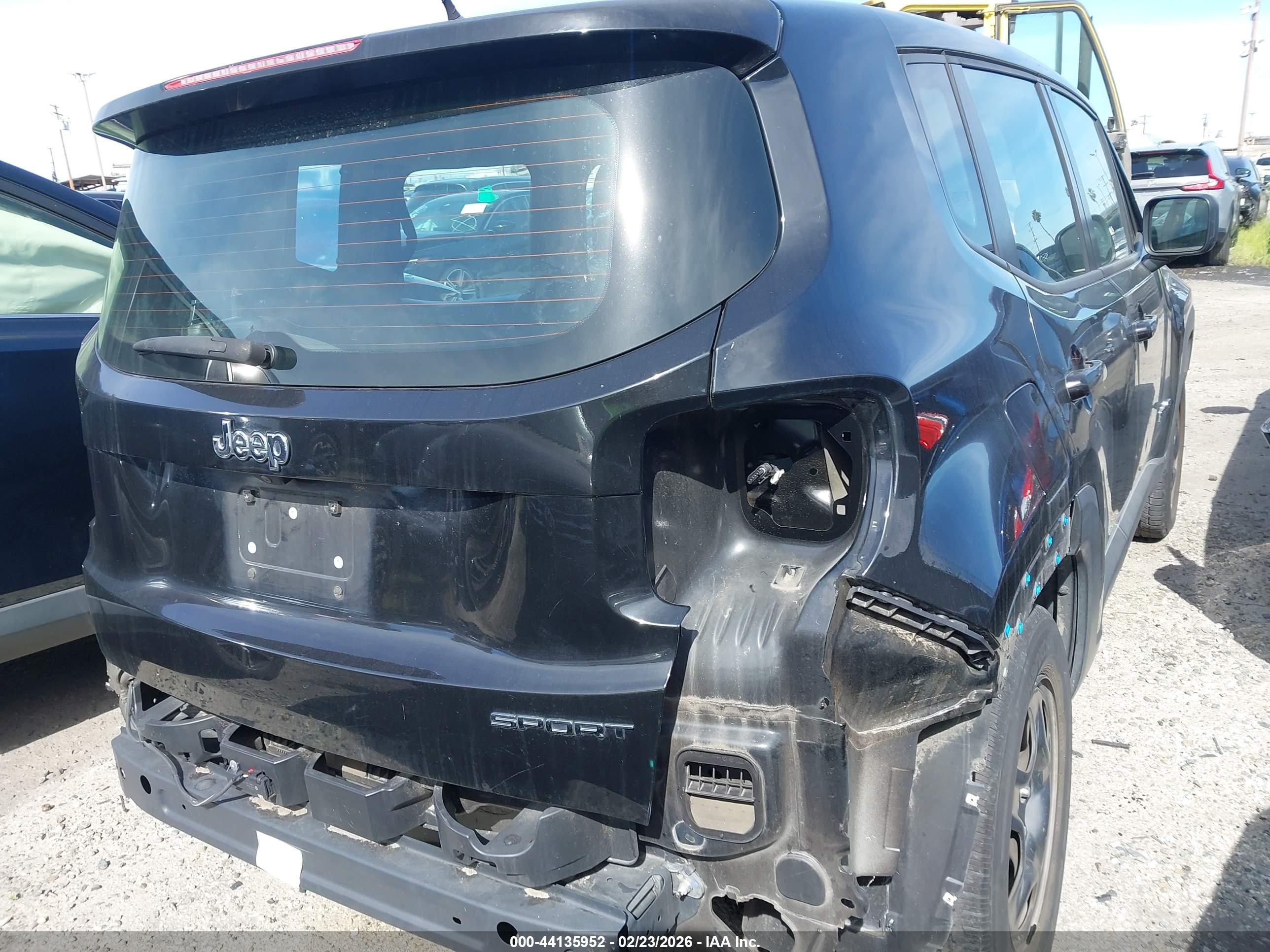 JEEP RENEGADE image 4