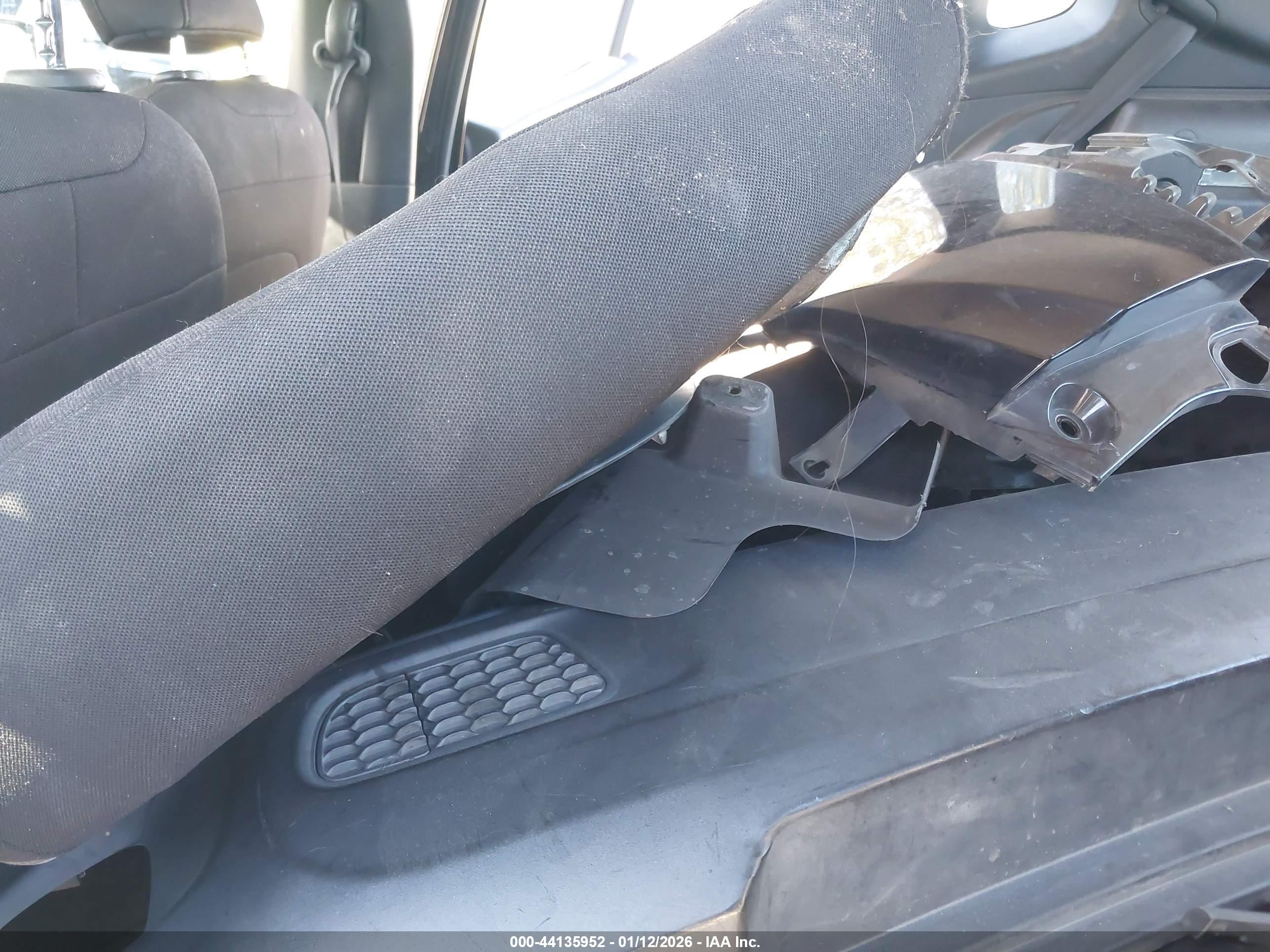 JEEP RENEGADE image 8